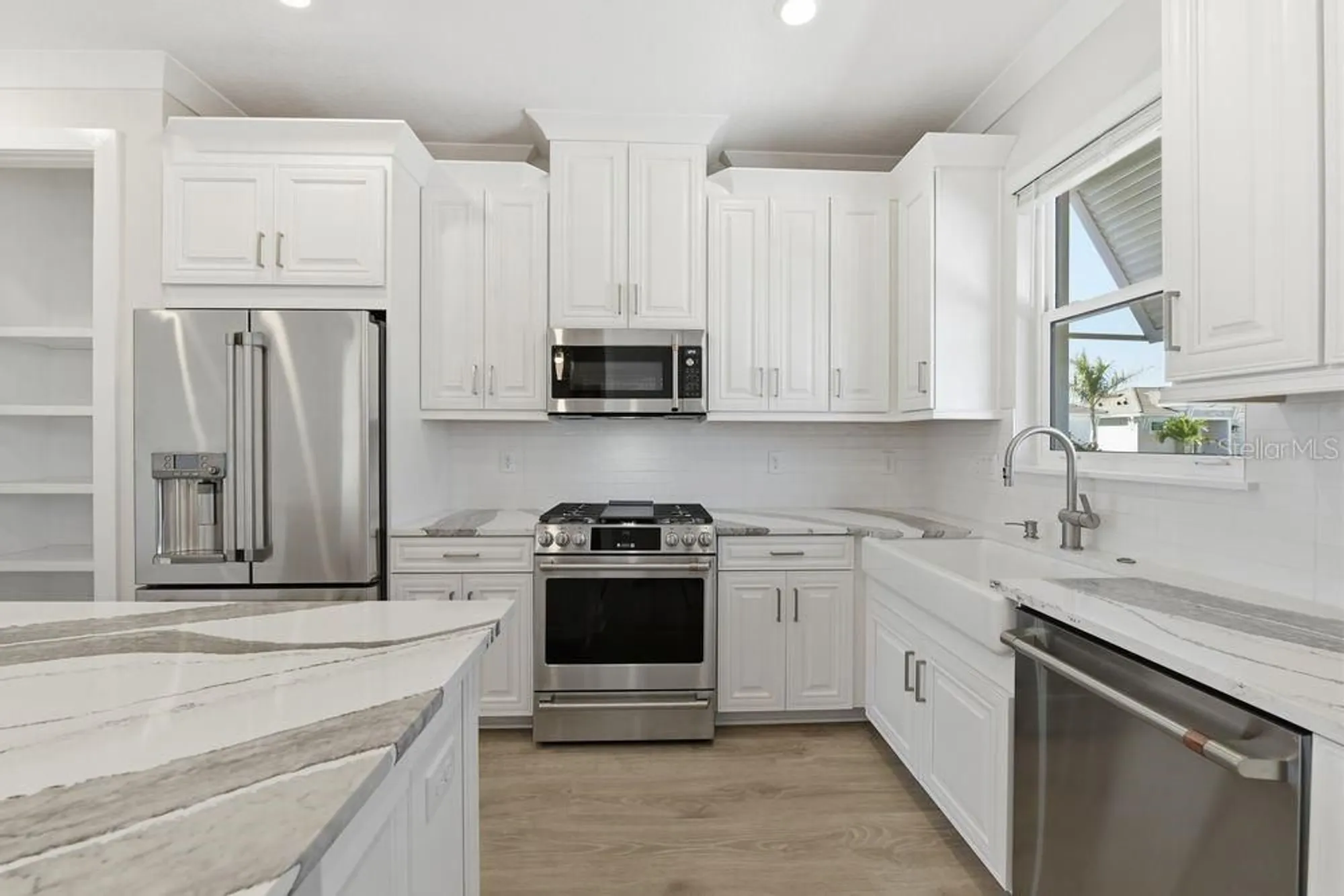 Property Slideshow image 9 of 38 | 4062 santa caterina blvd # 101, Bradenton, FL, 34211