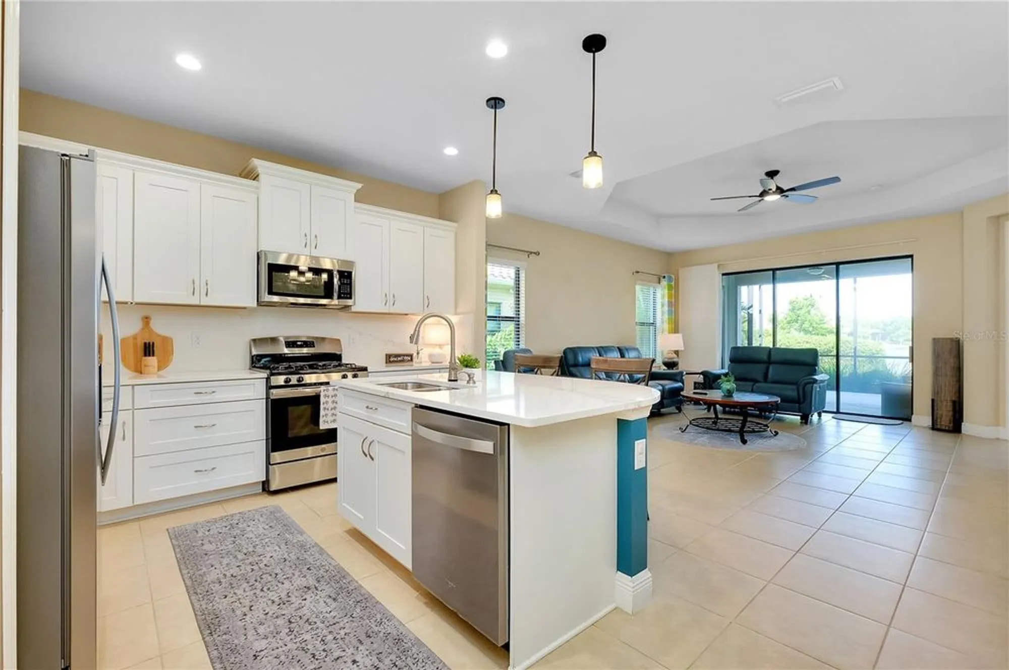 Property Slideshow image 10 of 59 | 21629 avon park ct, Venice, FL, 34293