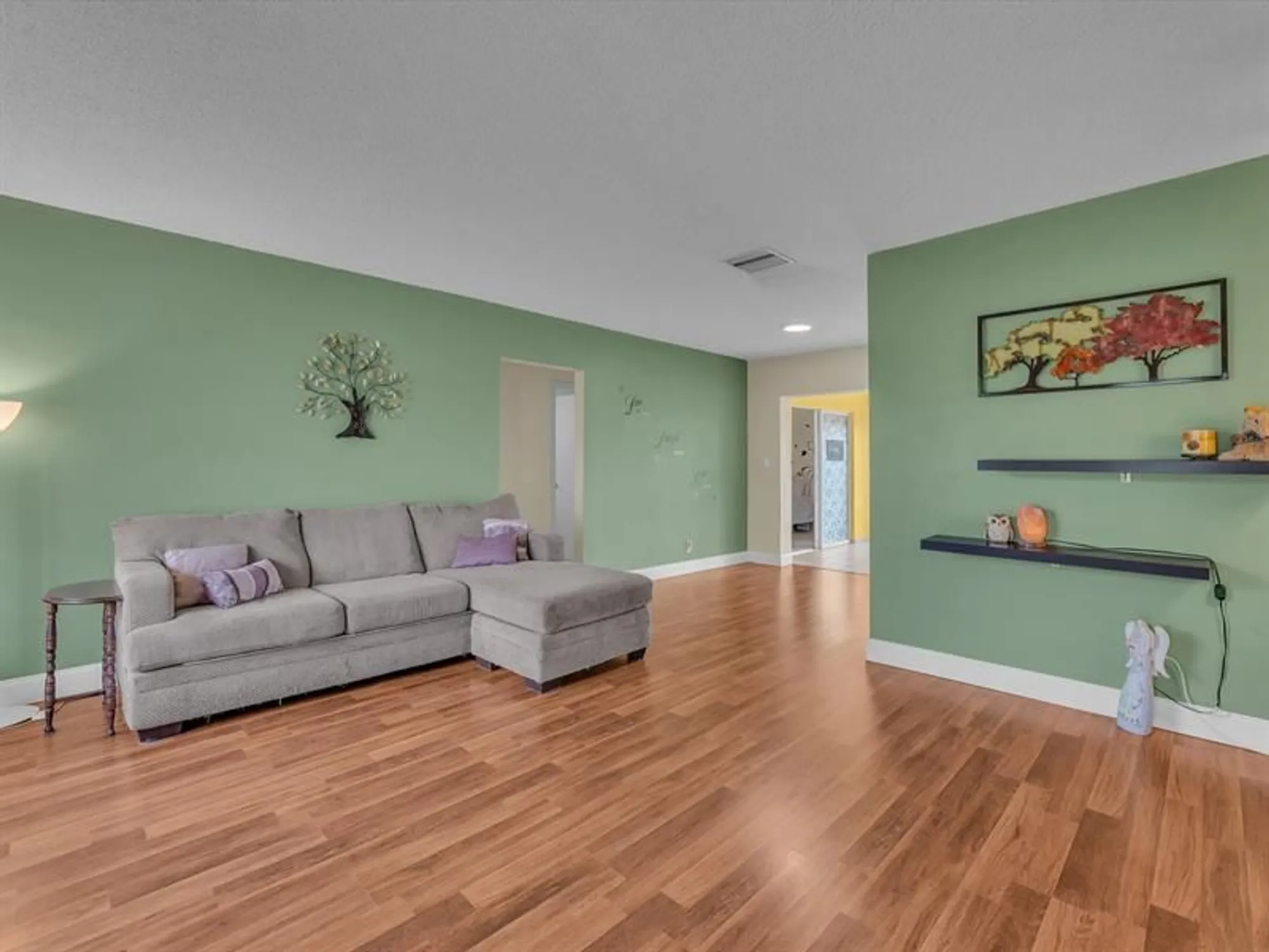 Property Slideshow image 5 of 25 | 4623 nw 46th st, Tamarac, FL, 33319