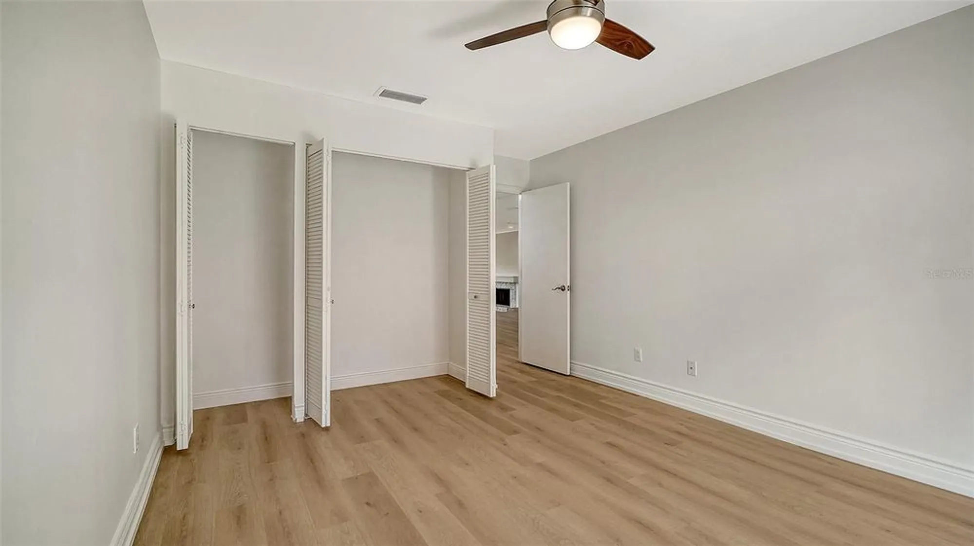 Property Slideshow image 16 of 48 | 5027 kestral park # 64, Sarasota, FL, 34231