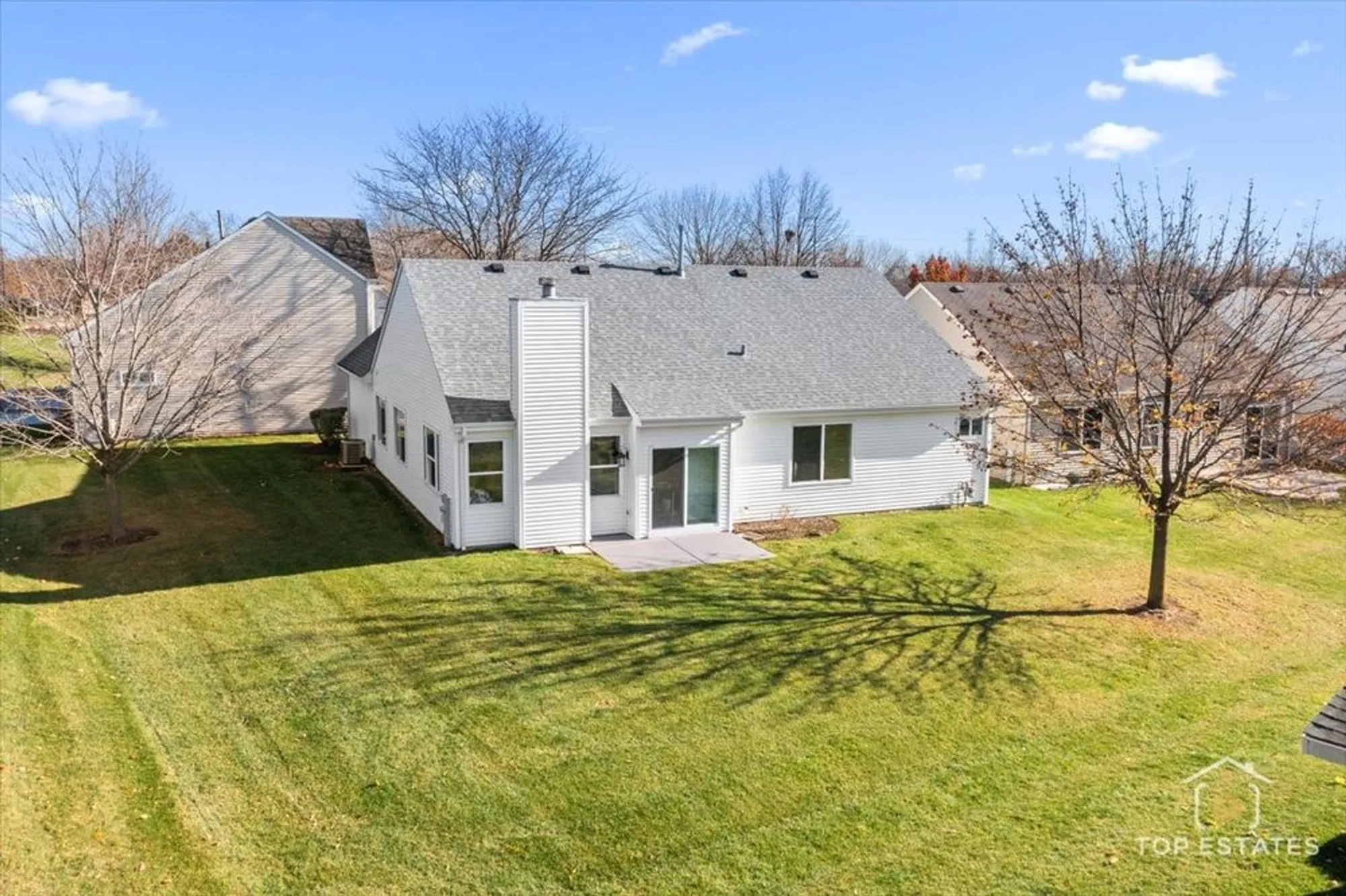 Property Slideshow image 23 of 28 | 13705 s redbud dr, Plainfield, IL, 60544