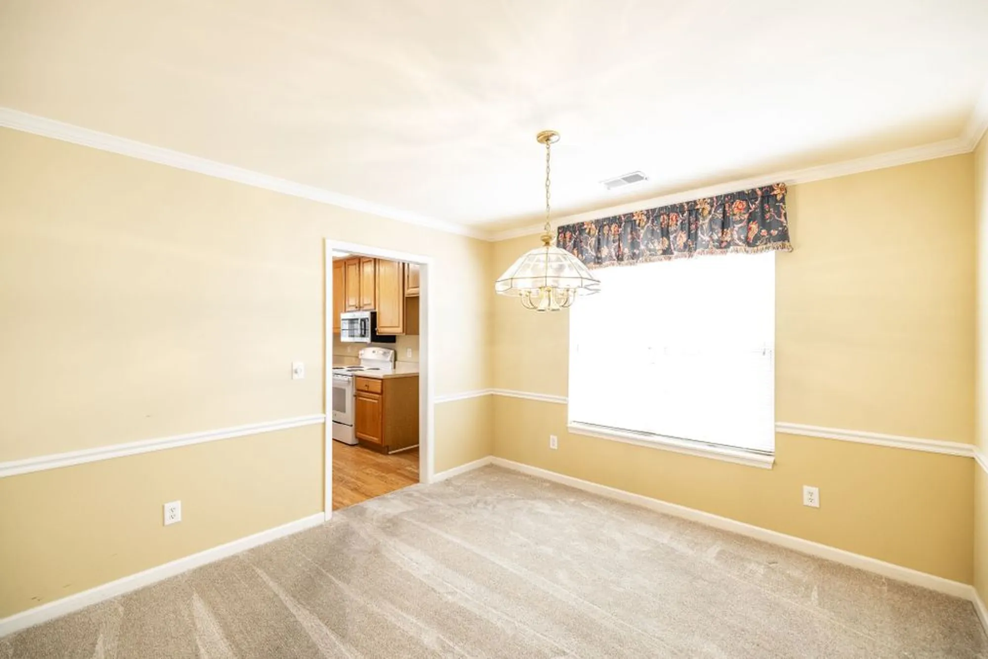 Property Slideshow image 11 of 54 | 115 newsom grn, Nashville, TN, 37221
