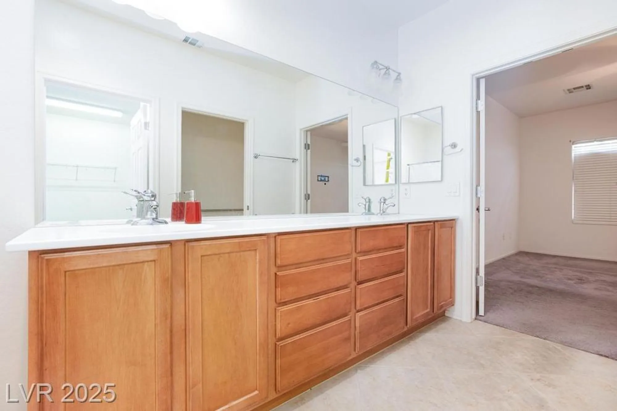 Property Slideshow image 27 of 33 | 7716 homing pigeon st, North Las Vegas, NV, 89084