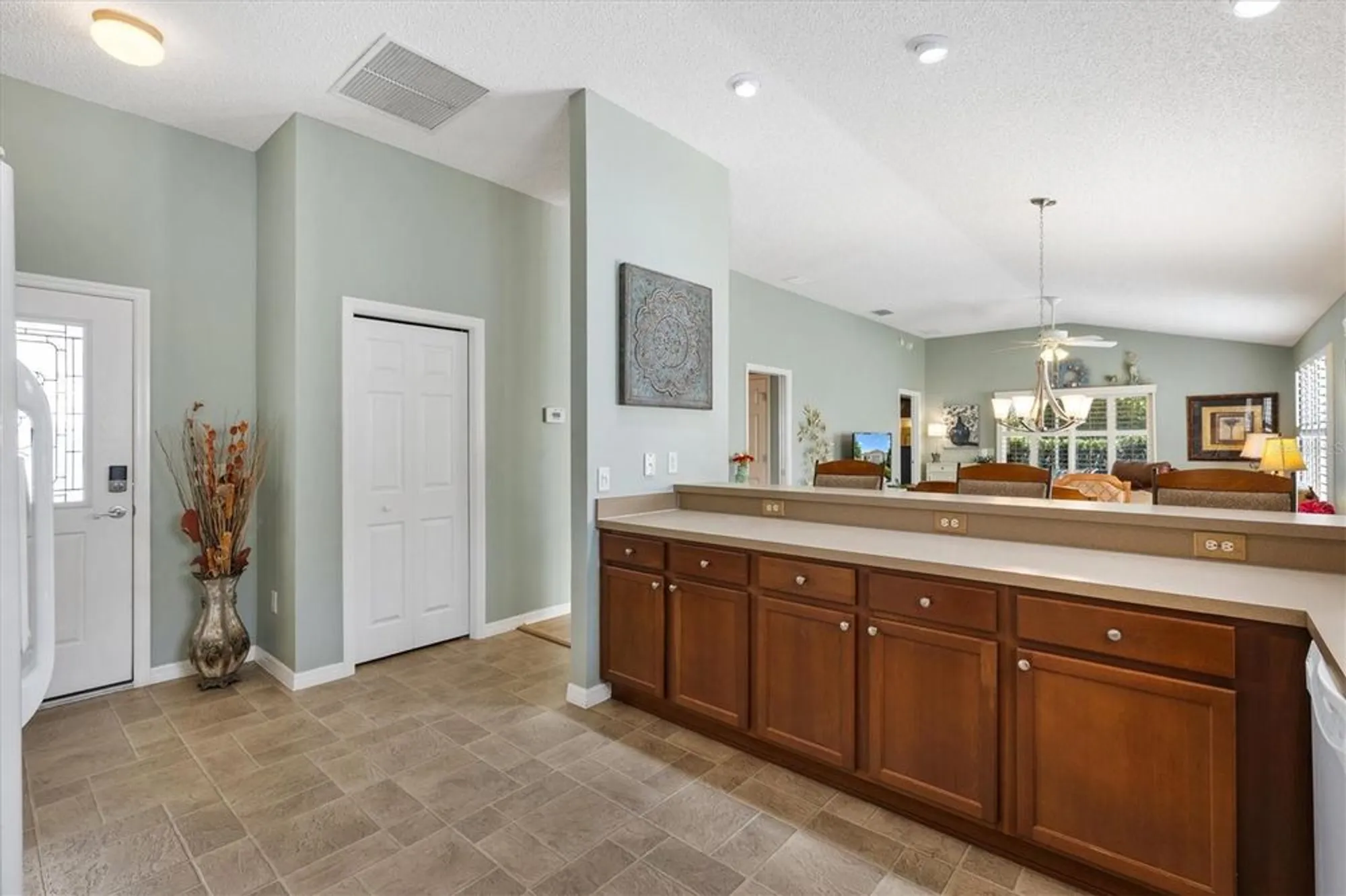 Property Slideshow image 6 of 41 | 552 audrey ln, The Villages, FL, 32162