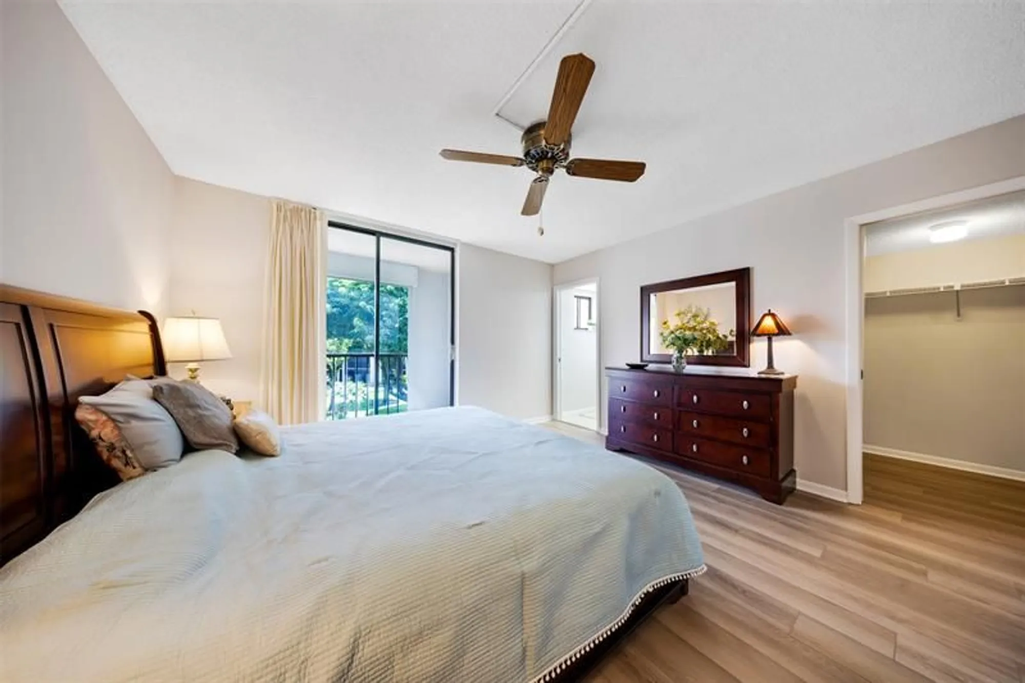 Property Slideshow image 15 of 24 | 5250 las verdes cir apt 317, Delray Beach, FL, 33484