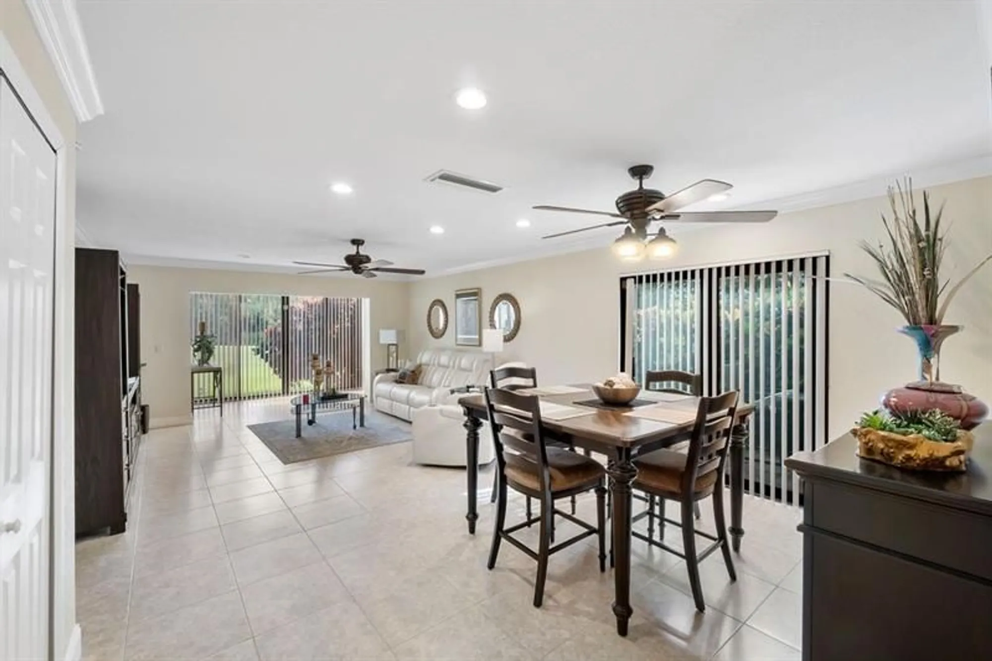 Property Slideshow image 15 of 38 | 21452 juego cir apt 31a, Boca Raton, FL, 33433