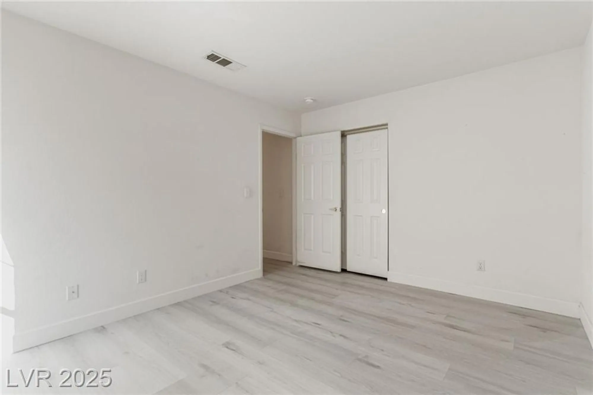 Property Slideshow image 20 of 28 | 4908 winterset dr, Las Vegas, NV, 89130