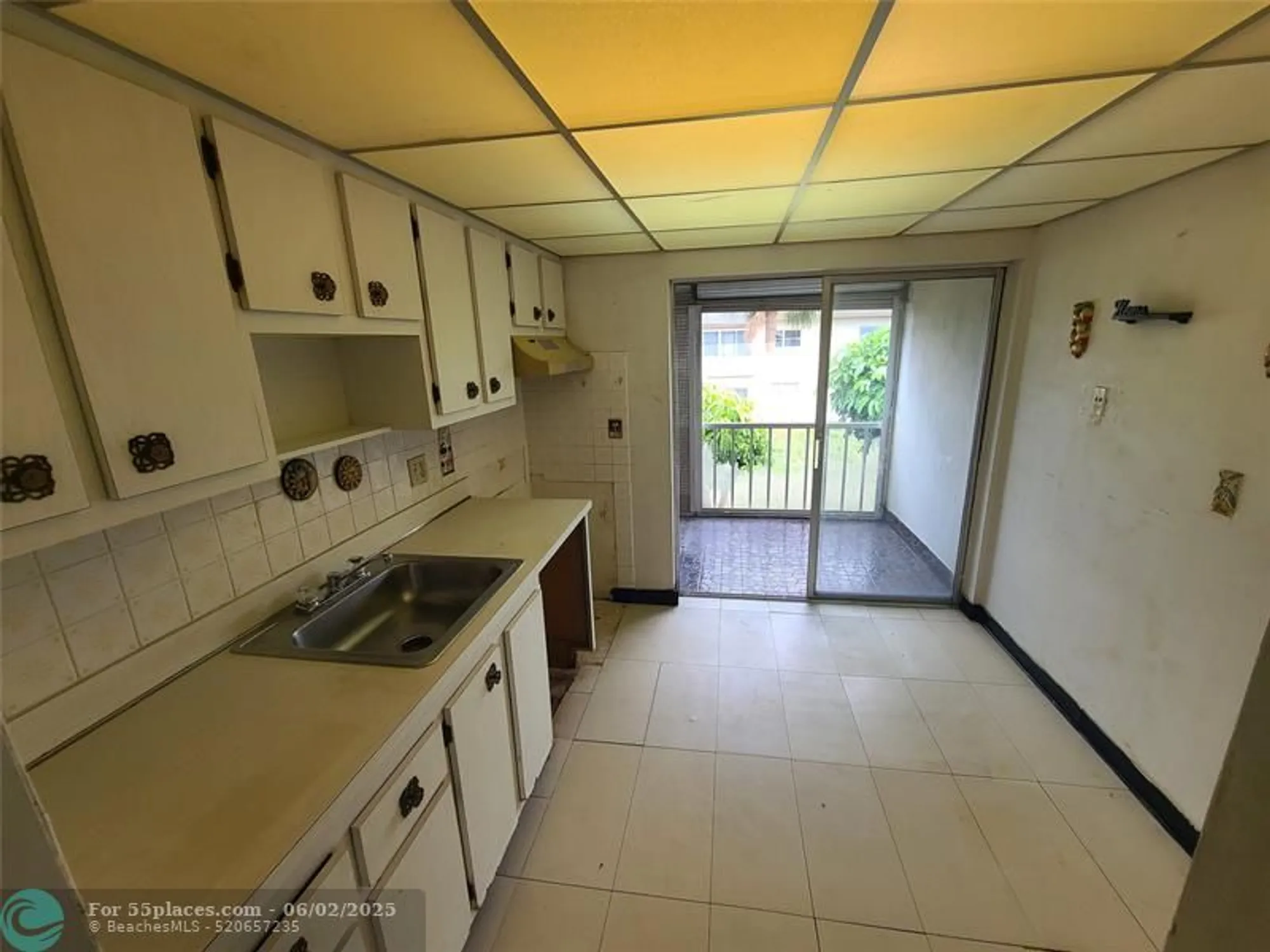 Property Slideshow image 5 of 11 | 550 nw 78th ter apt 205, Margate, FL, 33063