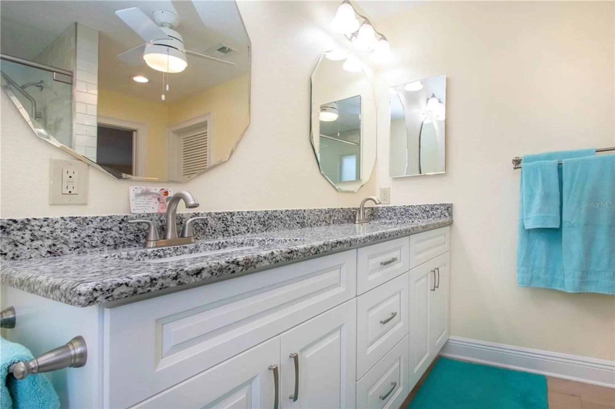 Property Slideshow image 50 of 69 | 2016 east view dr, Sun City Center, FL, 33573