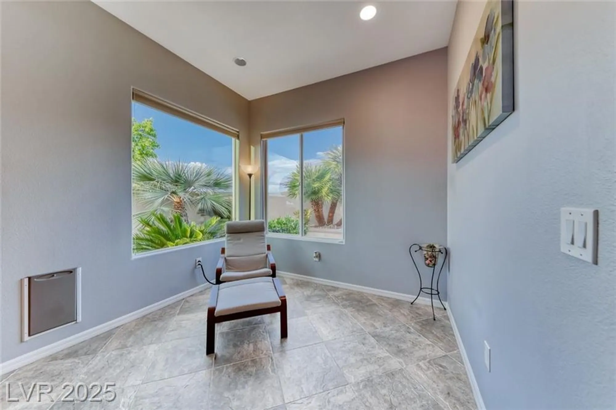 Property Slideshow image 34 of 67 | 2142 sandstone cliffs dr, Henderson, NV, 89044