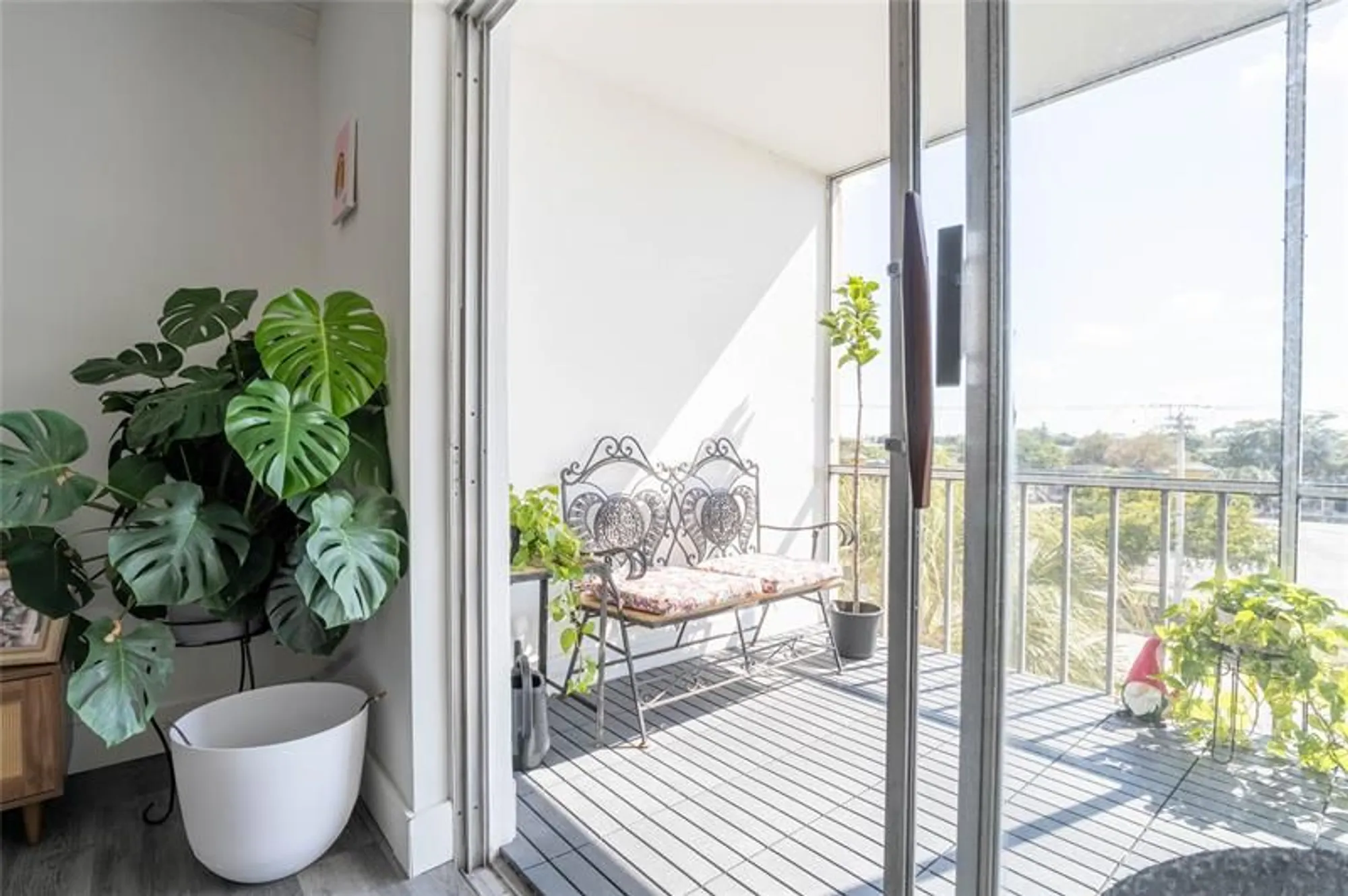 Property Slideshow image 28 of 31 | 1000 country club dr 403, Margate, FL, 33063