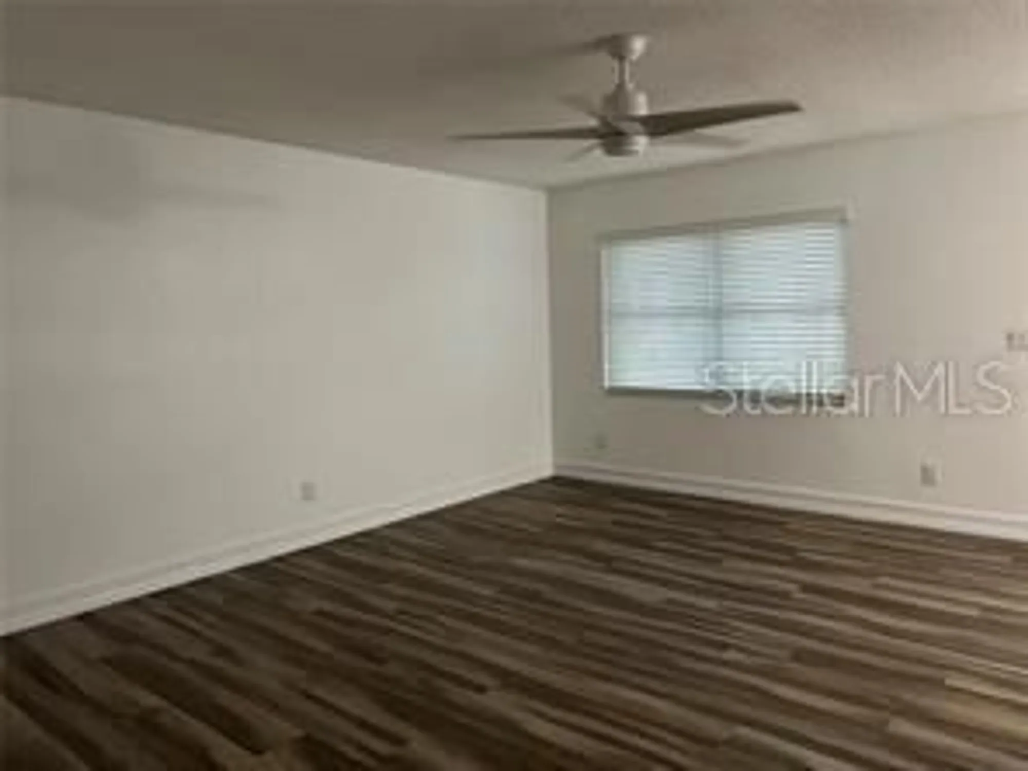 Property Slideshow image 8 of 50 | 401 dorchester pl apt 62, Sun City Center, FL, 33573