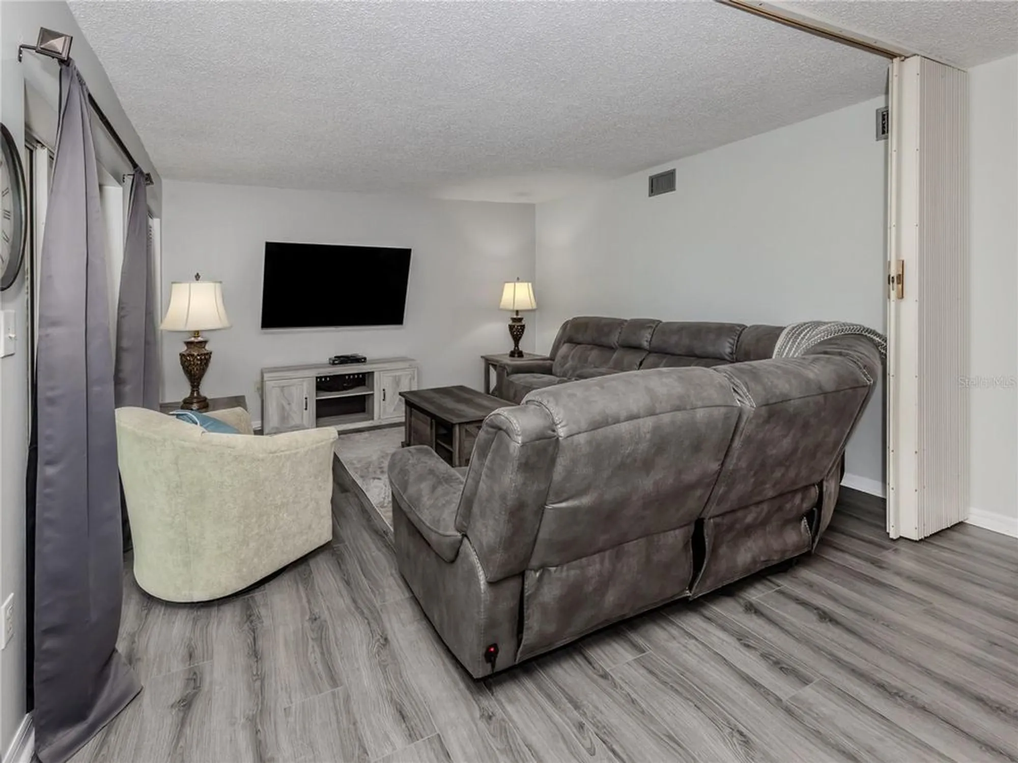 Property Slideshow image 6 of 68 | 437 cerromar ln unit 312, Venice, FL, 34293