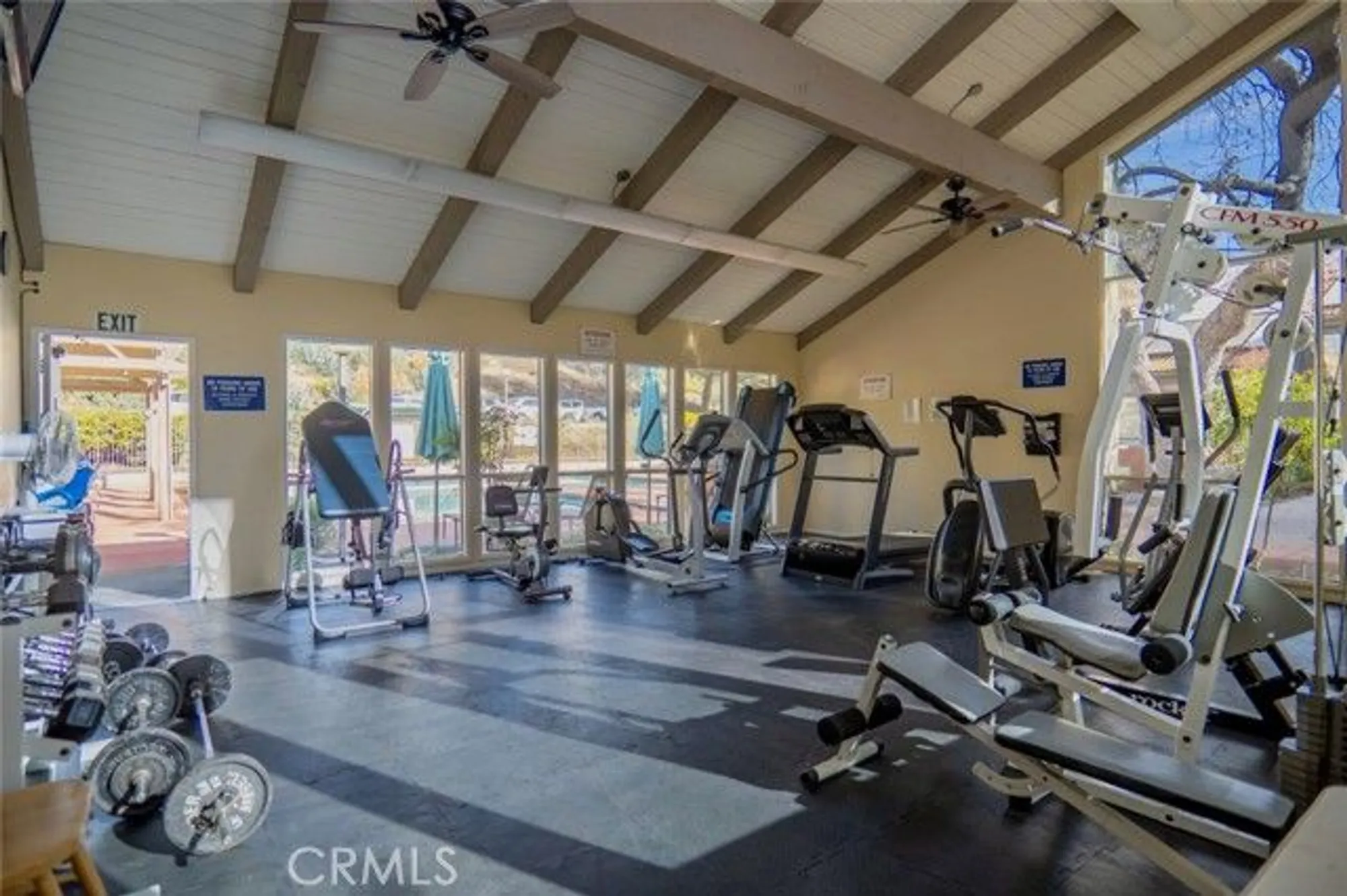 Property Slideshow image 19 of 28 | 327 chestnut hill ct 22, Thousand Oaks, CA, 91360