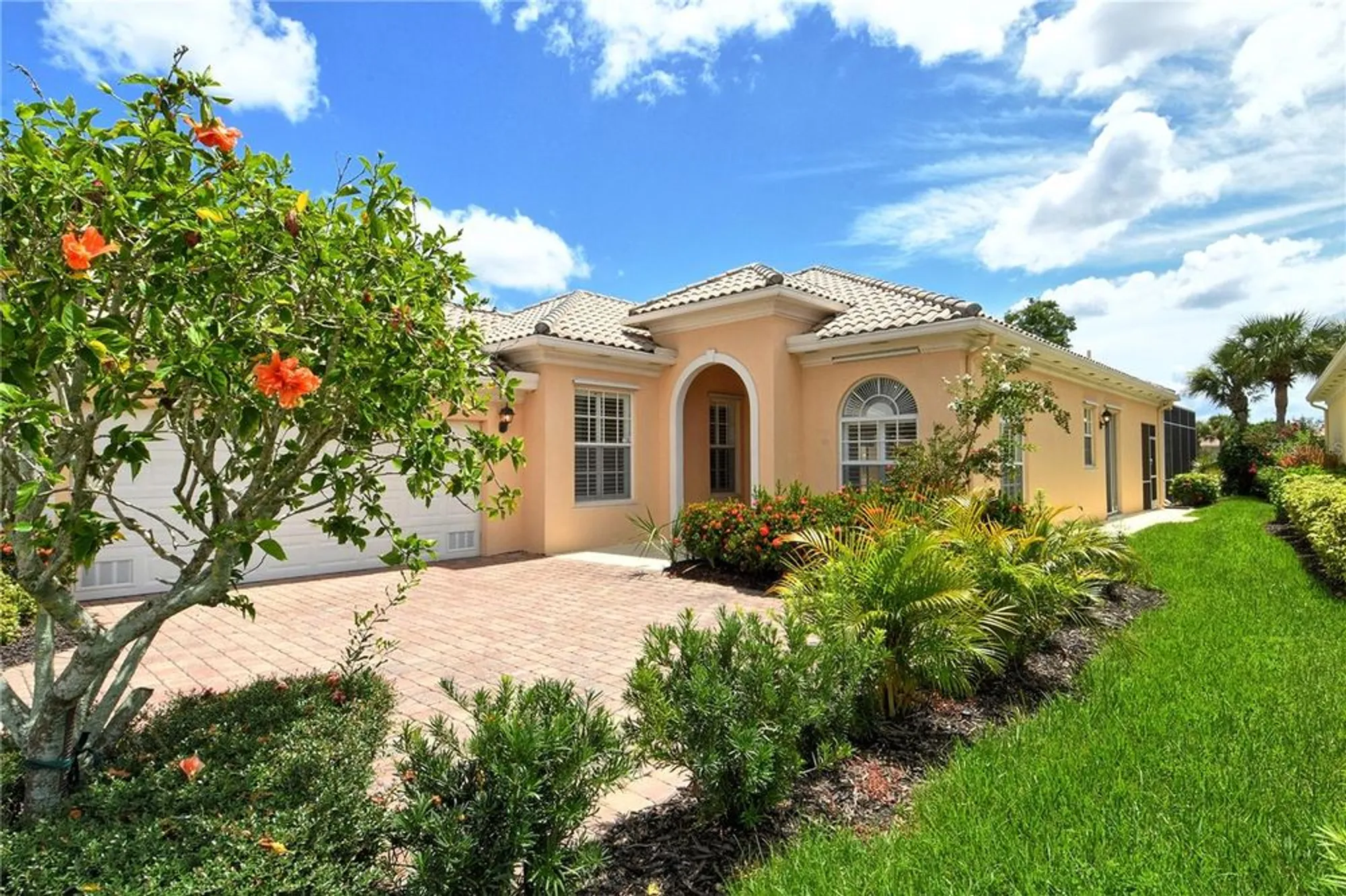 Property Slideshow image 1 of 70 | 5562 octonia pl, Sarasota, FL, 34238