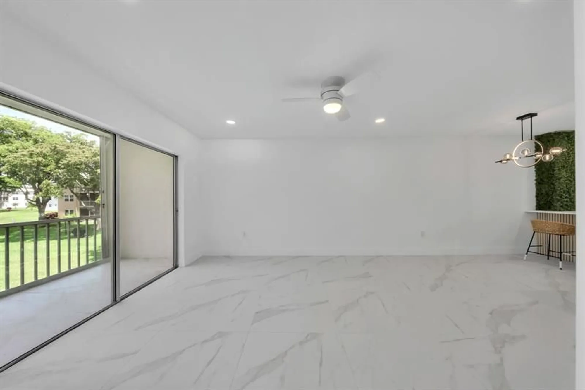 Property Slideshow image 23 of 31 | 9818 marina blvd apt 1225, Boca Raton, FL, 33428