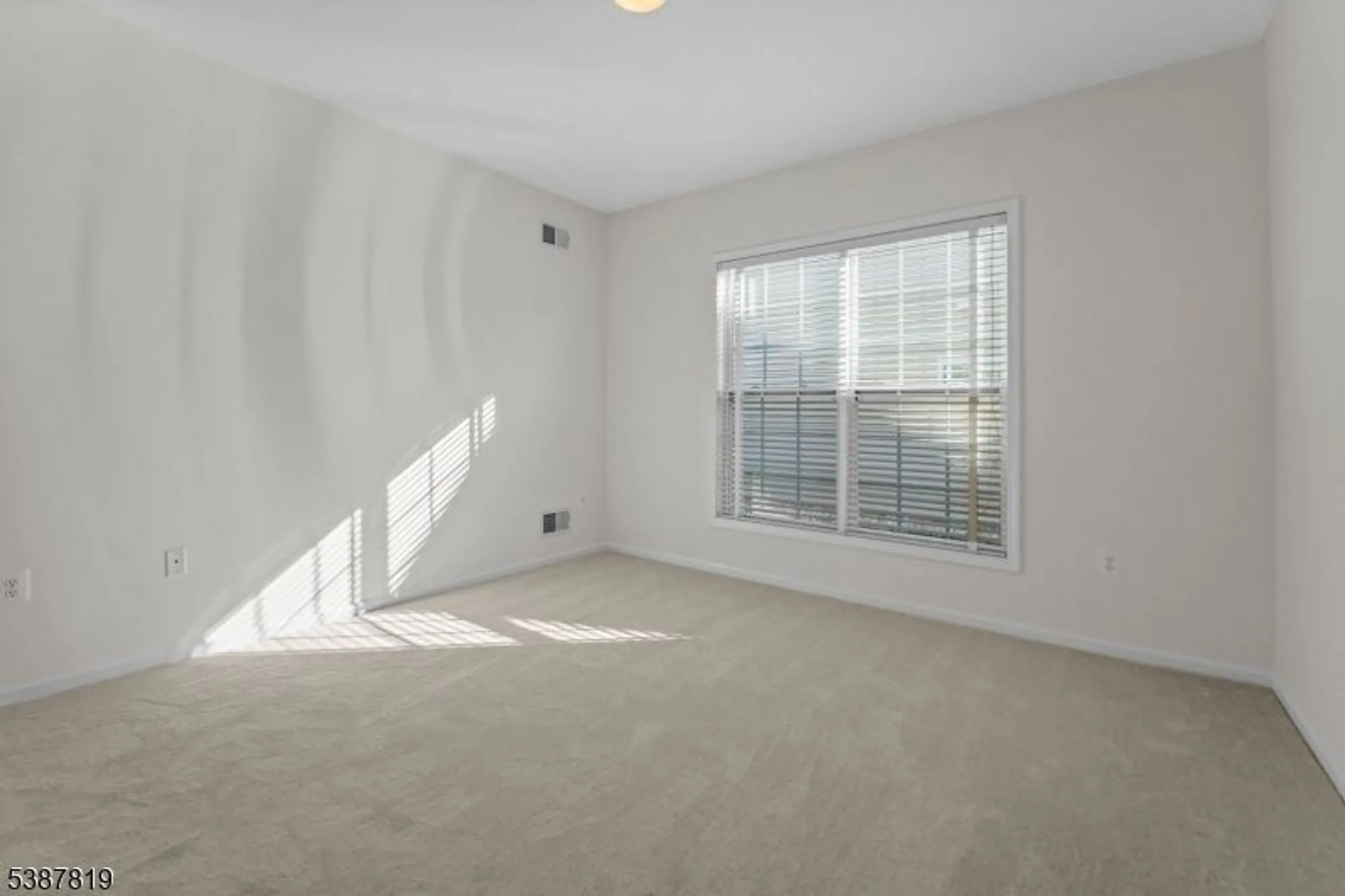 Property Slideshow image 7 of 23 | 373 windfall ln, Somerset, NJ, 08873