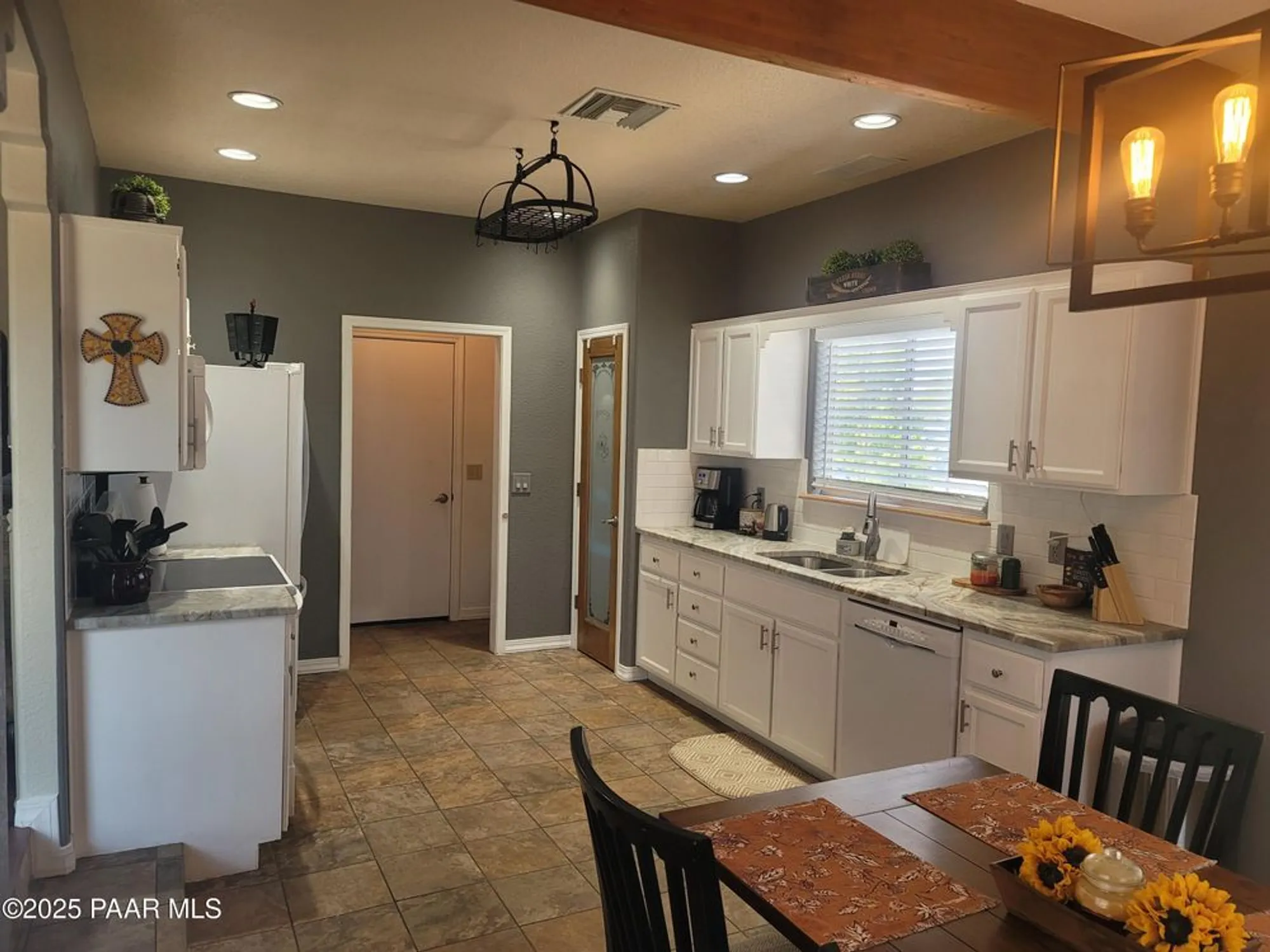 Property Slideshow image 7 of 17 | 5009 alamitos ct, Prescott, AZ, 86301