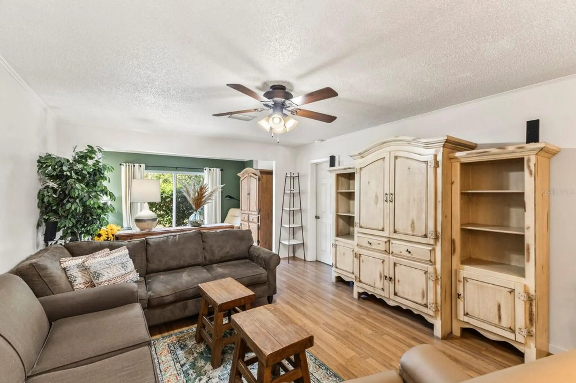 Property Slideshow image 12 of 35 | 4015 lake bayshore dr # 108, Bradenton, FL, 34205