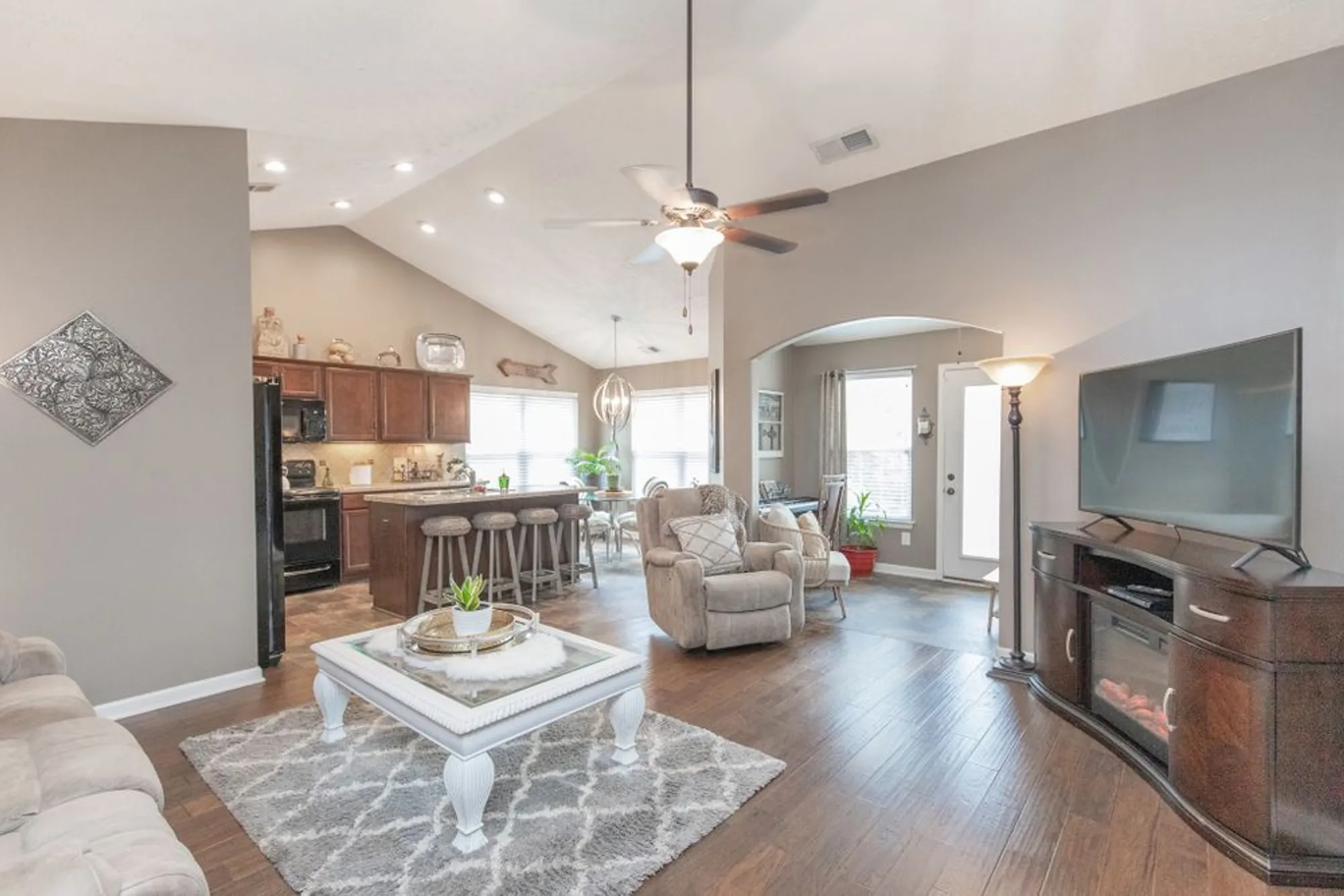 Property Slideshow image 2 of 50 | 395 devon chase hl 6001, Gallatin, TN, 37066