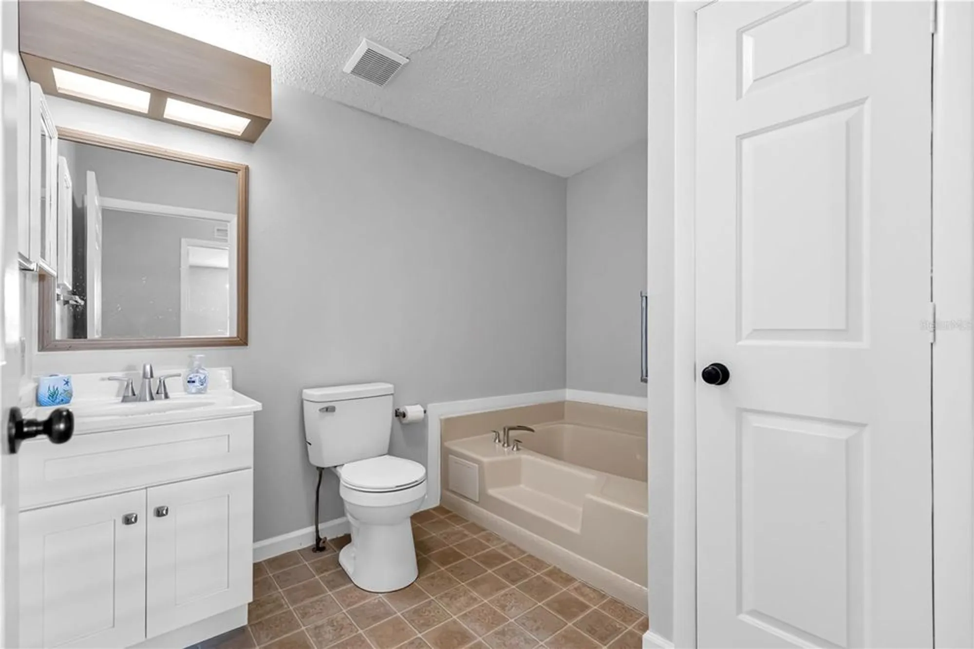 Property Slideshow image 20 of 41 | 1514 e schwartz blvd, Lady Lake, FL, 32159