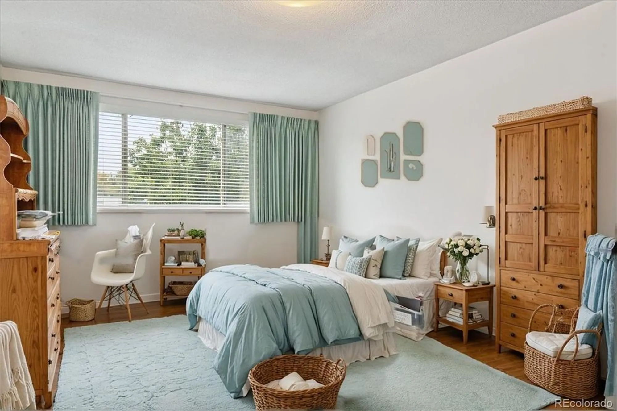 Property Slideshow image 8 of 31 | 680 s alton way 9b, Denver, CO, 80247