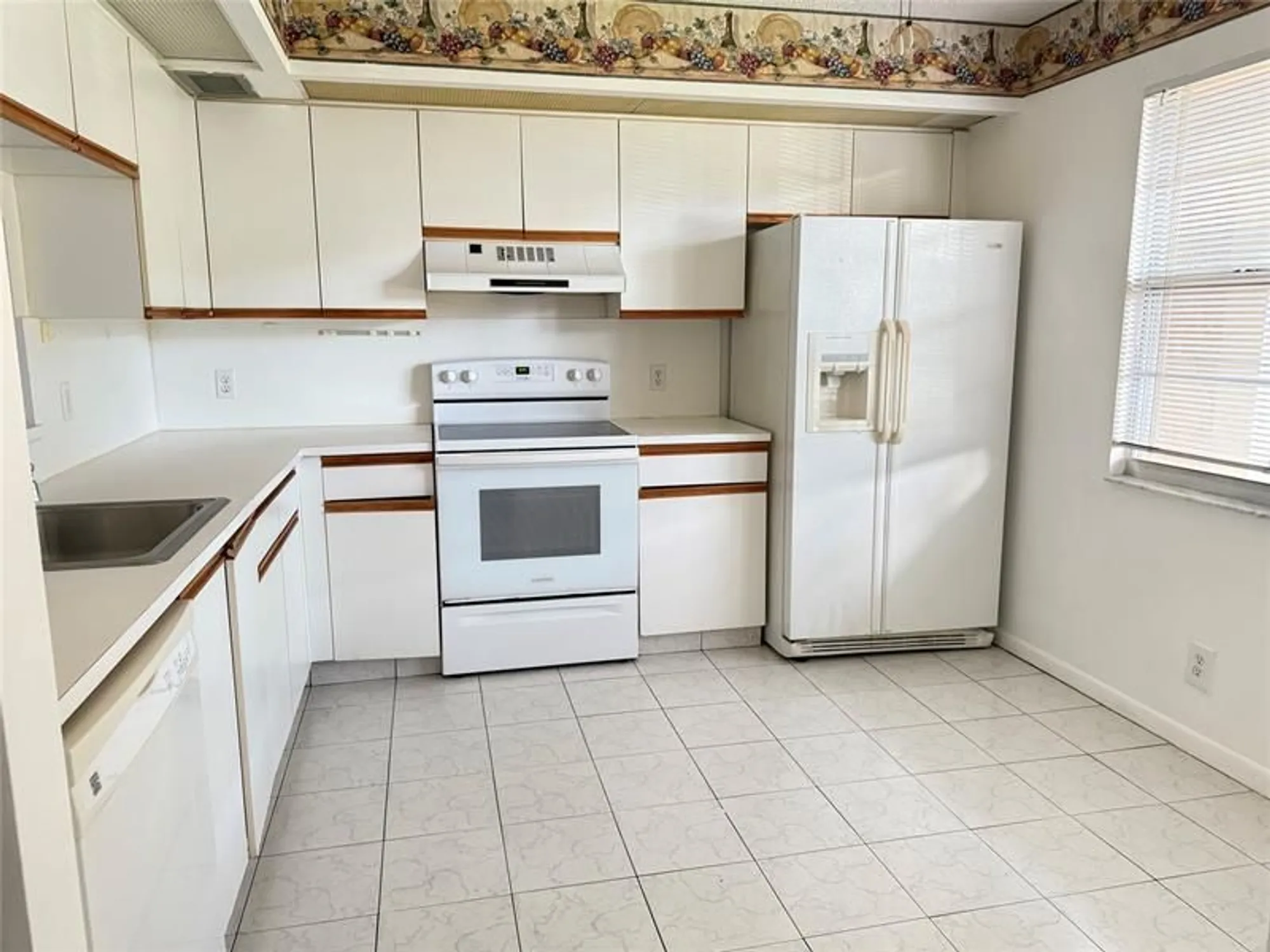 Property Slideshow image 7 of 17 | 13001 sw 15th ct apt 106t, Pembroke Pines, FL, 33027