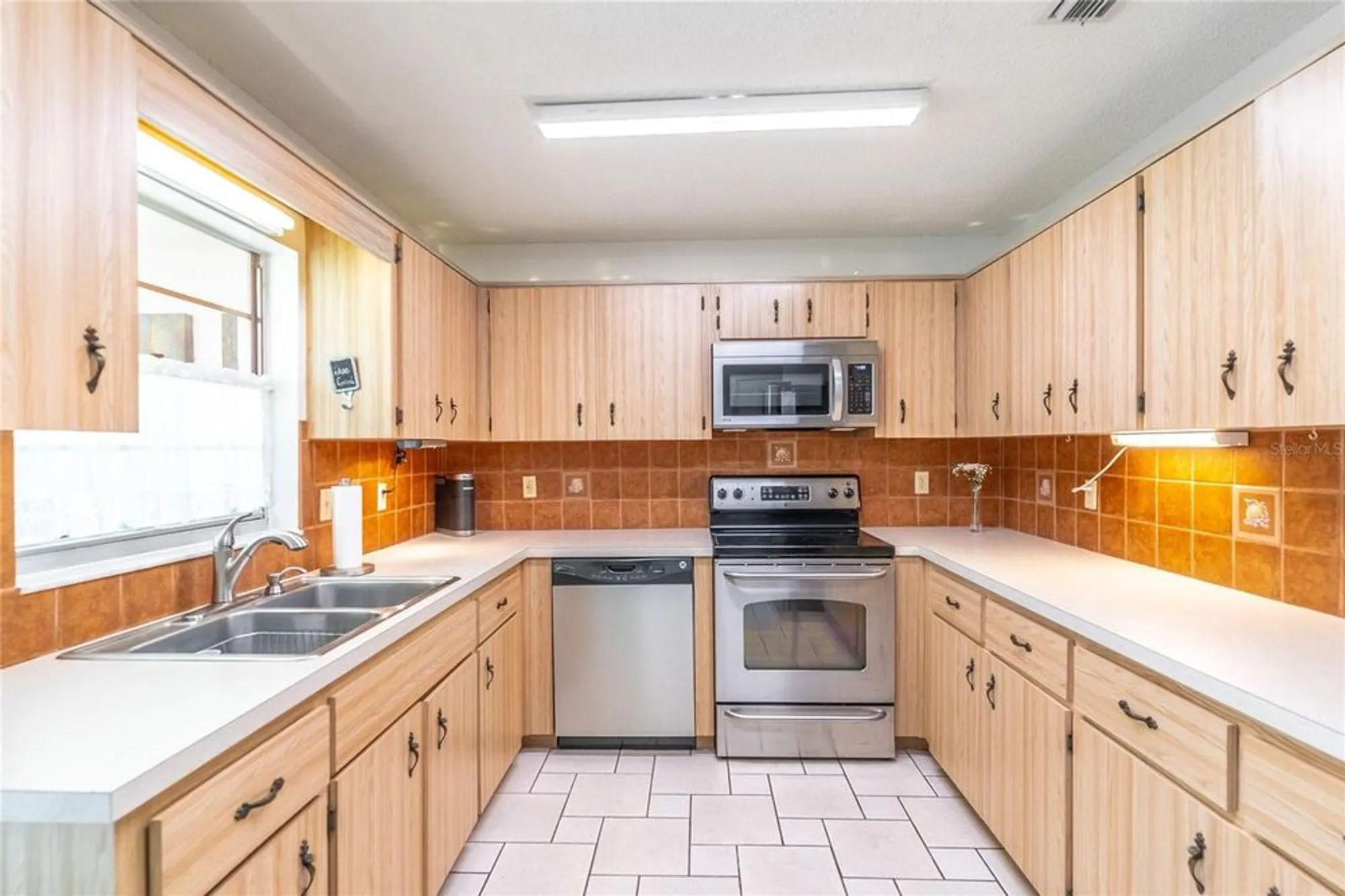 Property Slideshow image 12 of 46 | 8872 sw 92nd pl f, Ocala, FL, 34481