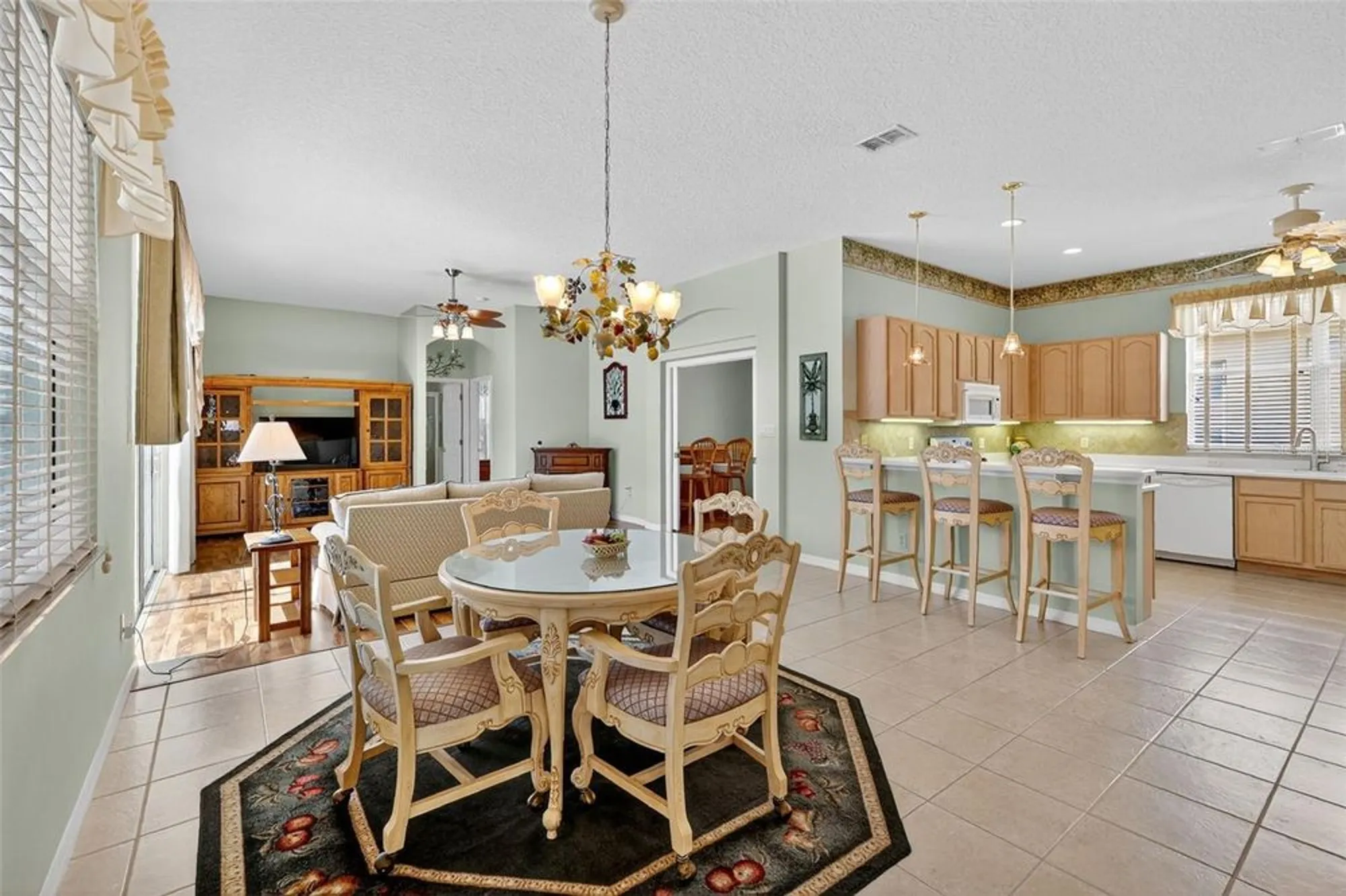 Property Slideshow image 10 of 49 | 5413 barnwell ct, Leesburg, FL, 34748