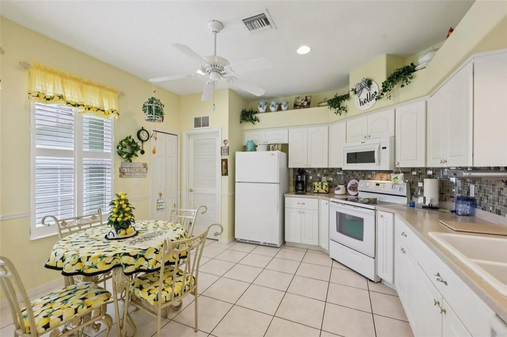 Property Slideshow image 16 of 37 | 4954 rainbow trout rd, Tavares, FL, 32778