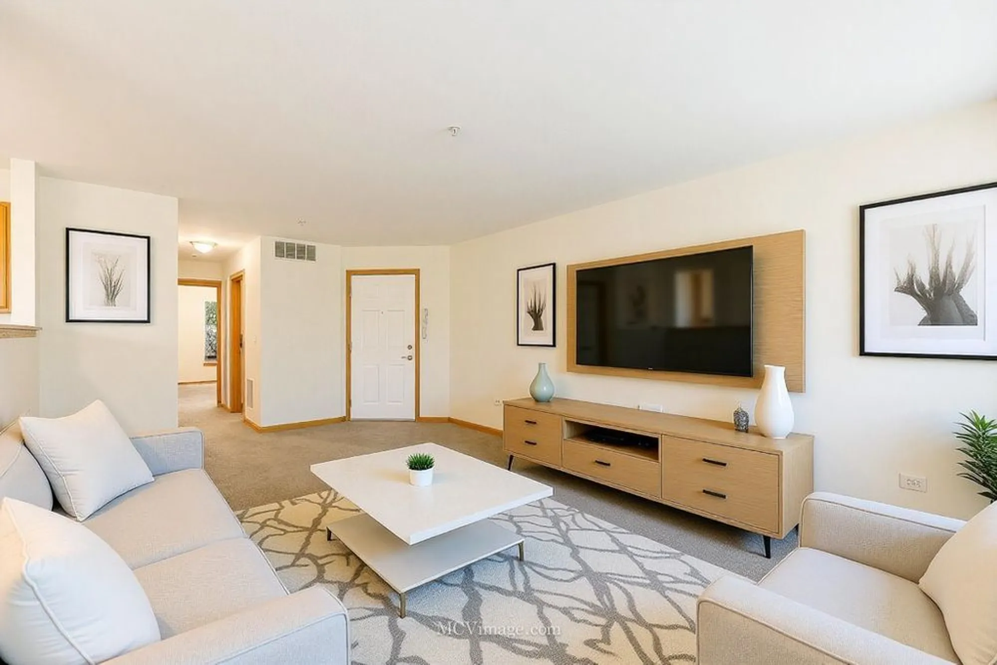 Property Slideshow image 6 of 27 | 13841 s bristlecone ln a, Plainfield, IL, 60544