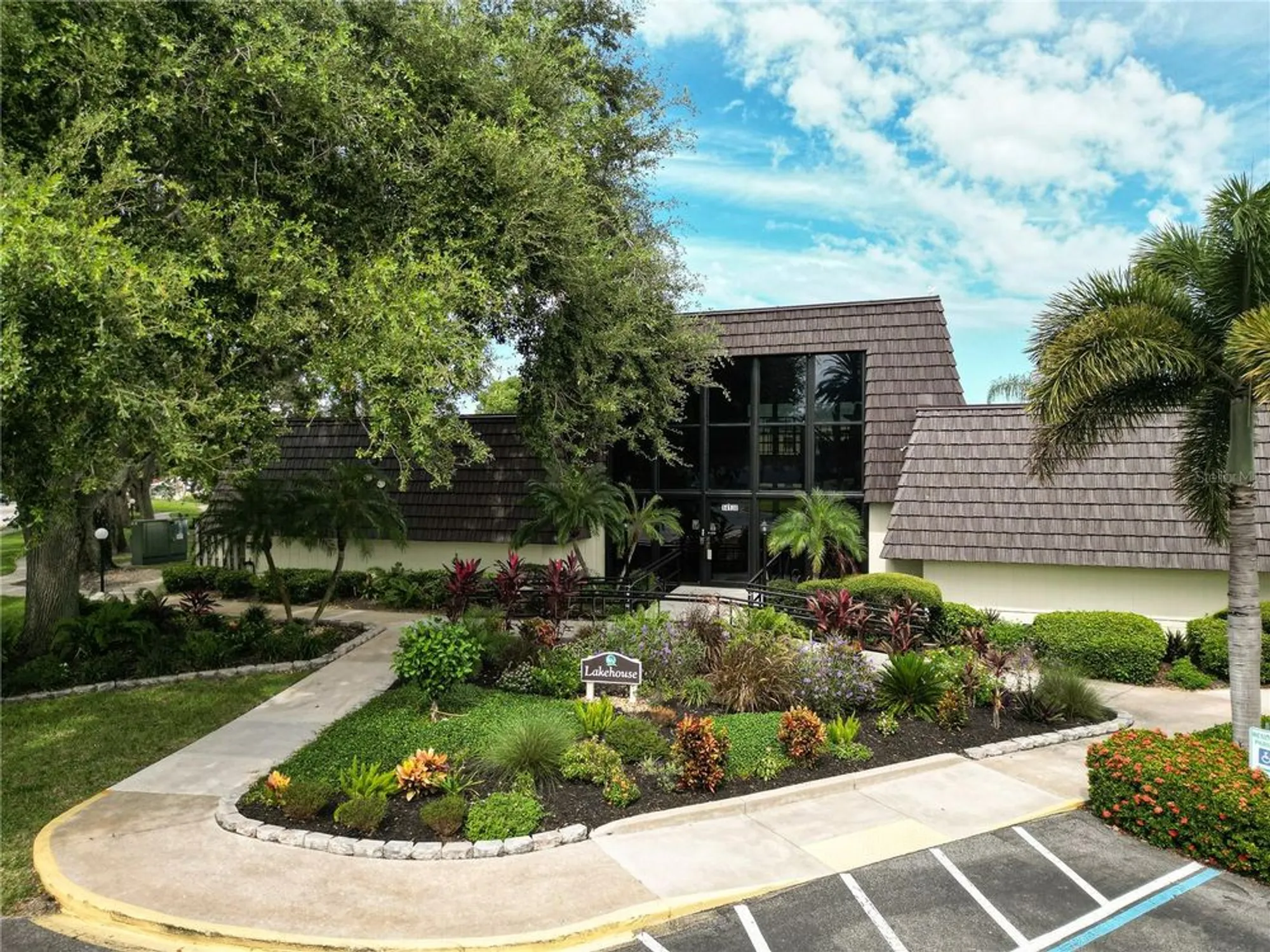 Property Slideshow image 20 of 23 | 14130 rosemary ln apt 4313, Largo, FL, 33774