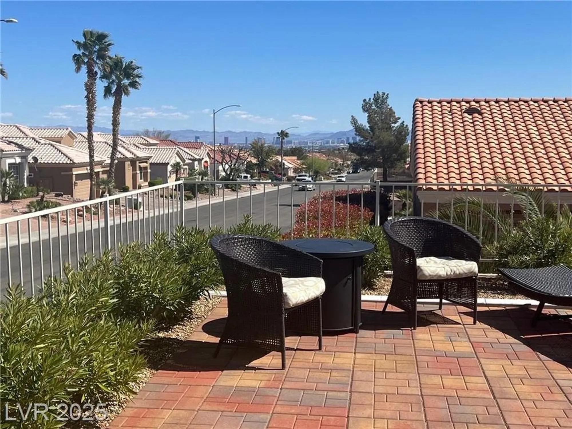 Property Slideshow image 5 of 21 | 2736 darby falls dr, Las Vegas, NV, 89134