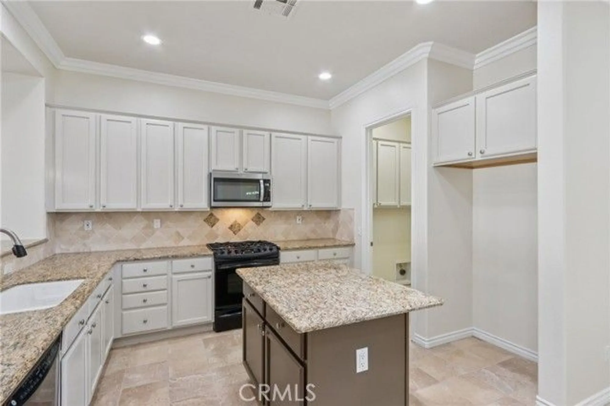 Property Slideshow image 8 of 70 | 5136 via bajamar, Hemet, CA, 92545