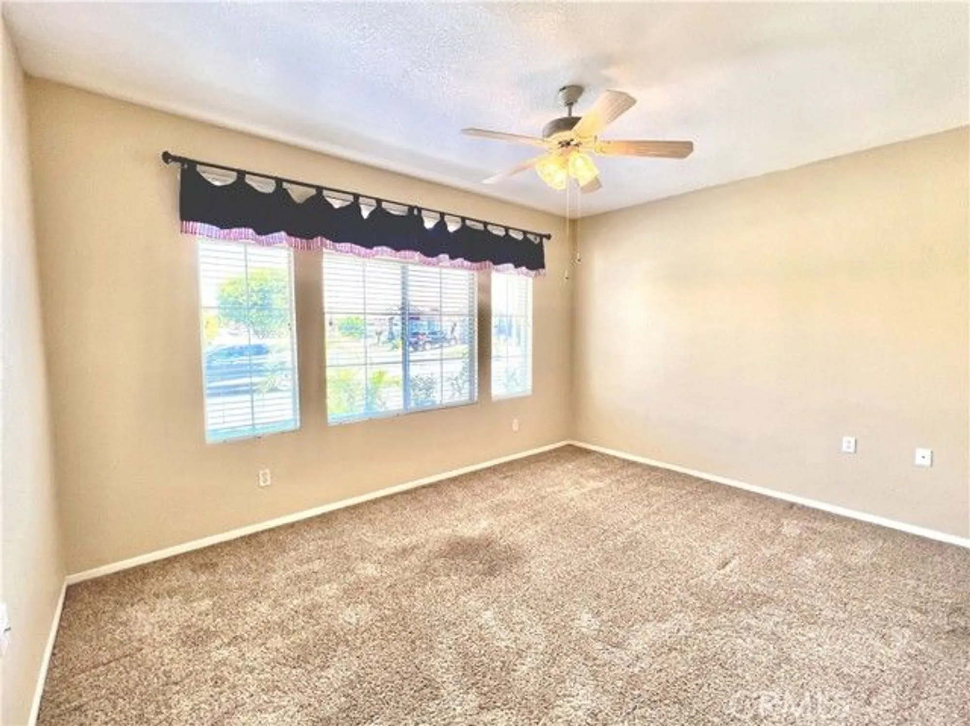Property Slideshow image 16 of 34 | 26933 circus dr, Menifee, CA, 92585