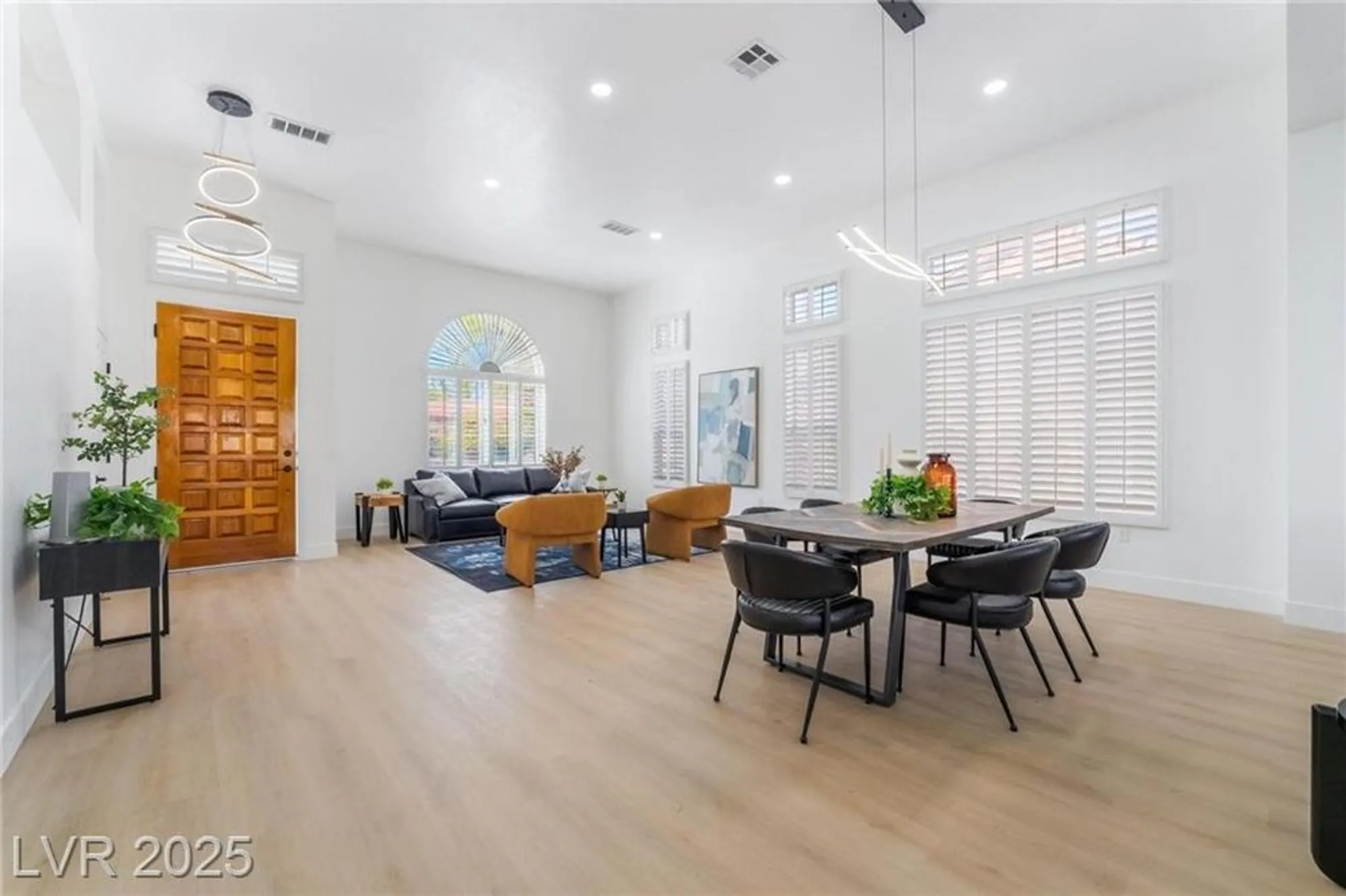 Property Slideshow image 12 of 57 | 2528 sunup dr, Las Vegas, NV, 89134