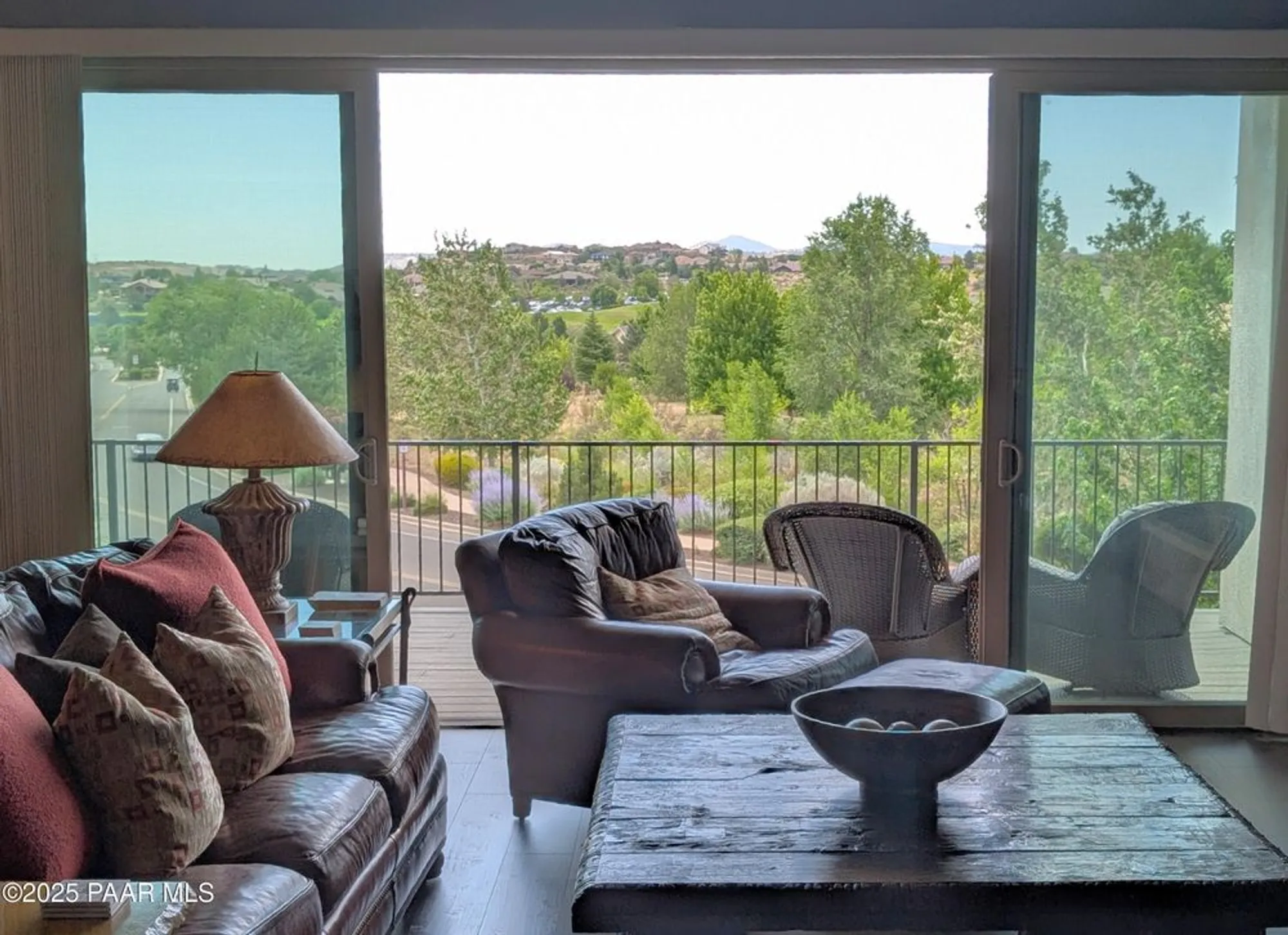 Property Slideshow image 6 of 26 | 212 e smoke tree ln, Prescott, AZ, 86301