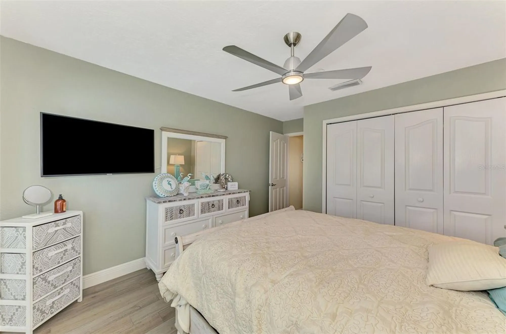 Property Slideshow image 40 of 55 | 320 bermuda ct 10, Venice, FL, 34293