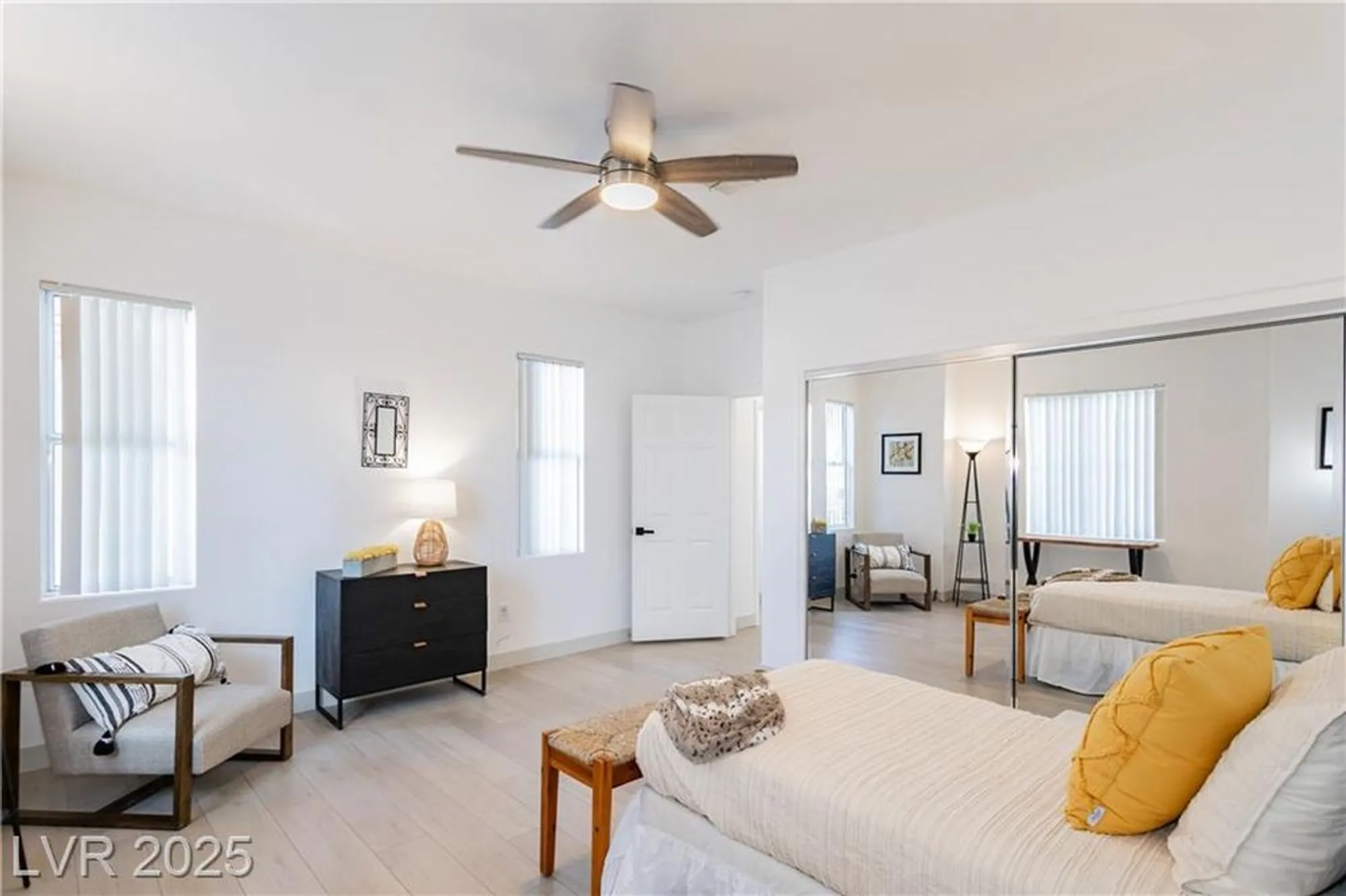Property Slideshow image 13 of 72 | 2589 evansville ave, Henderson, NV, 89052