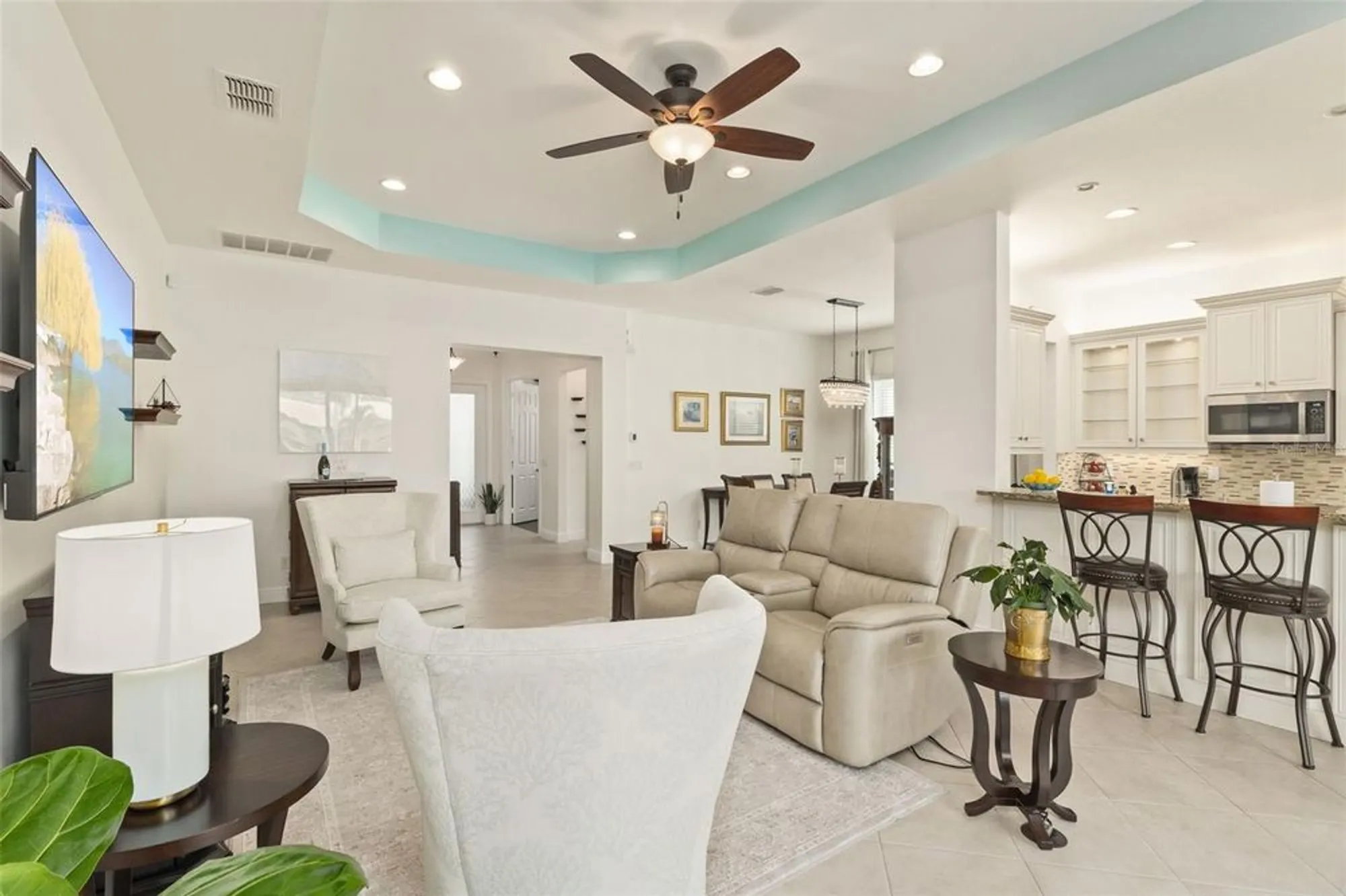 Property Slideshow image 18 of 49 | 16133 coquina bay ln, Wimauma, FL, 33598
