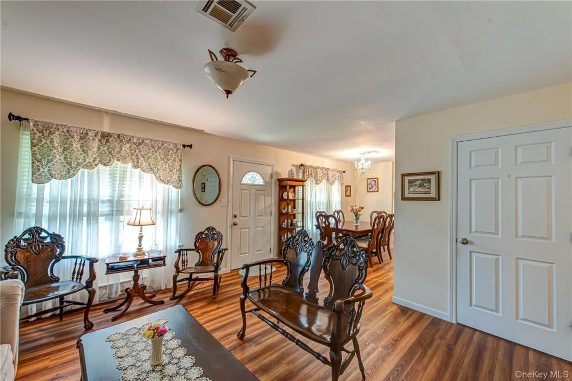 Property Slideshow image 6 of 20 | 350b woodbridge dr 350b, Brookhaven, NY, 11961