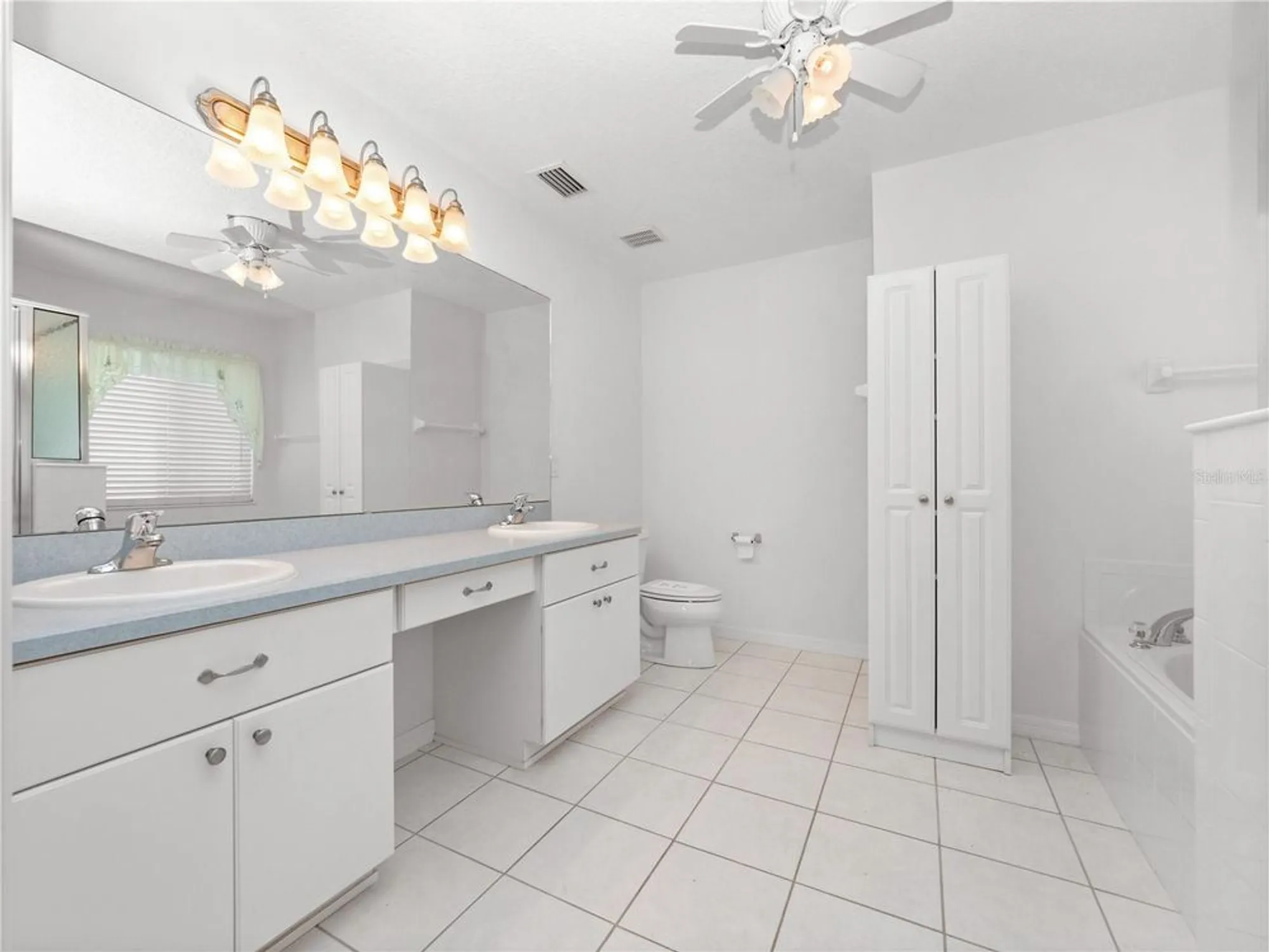 Property Slideshow image 8 of 77 | 20505 queen alexandra dr, Leesburg, FL, 34748