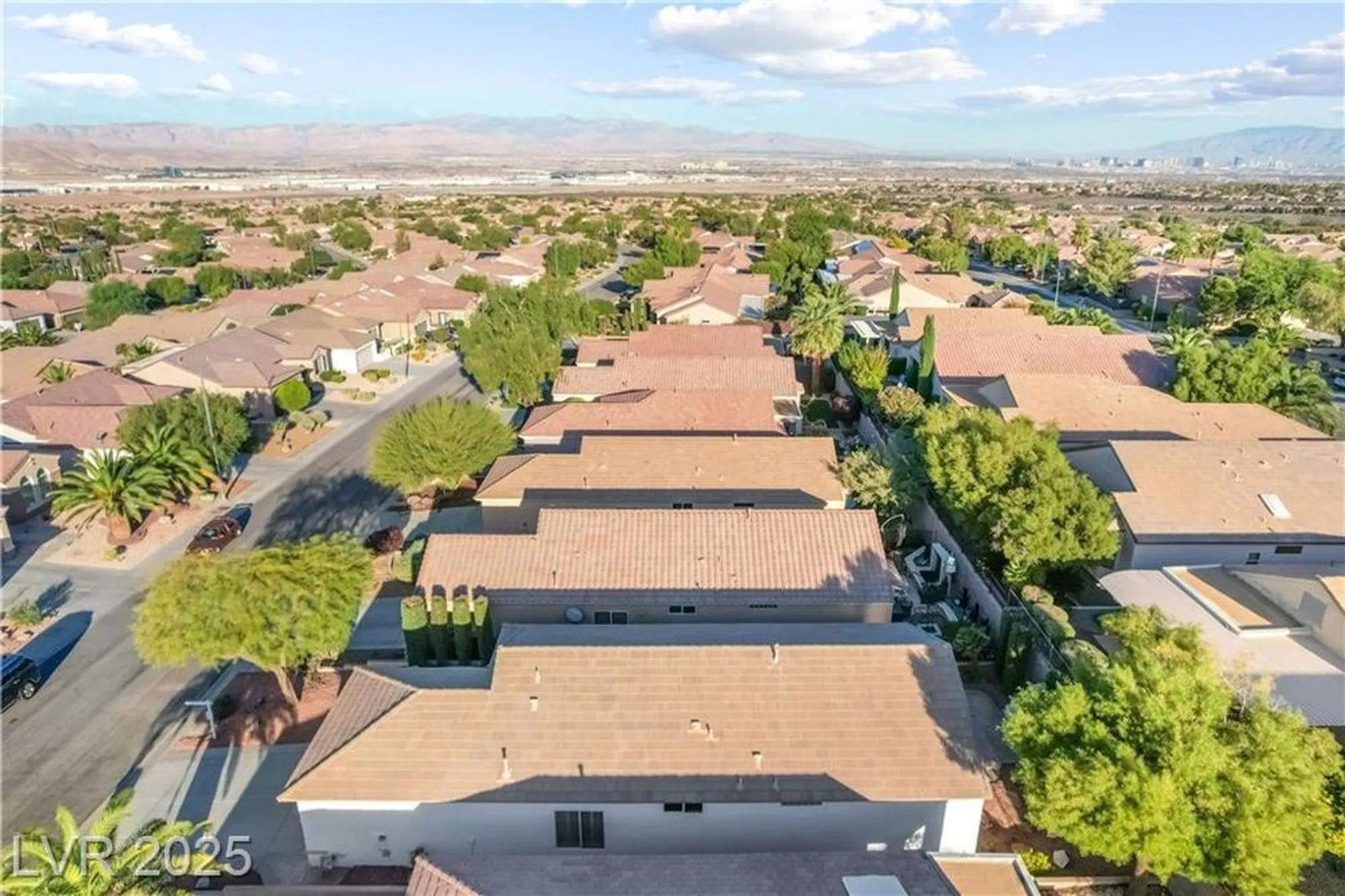 Property Slideshow image 40 of 52 | 2810 meadow park ave, Henderson, NV, 89052