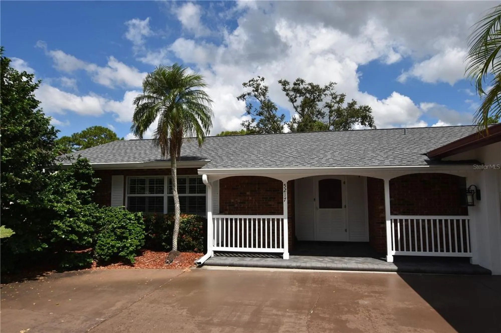 Property Slideshow image 31 of 33 | 5217 canterbury dr, Sarasota, FL, 34243