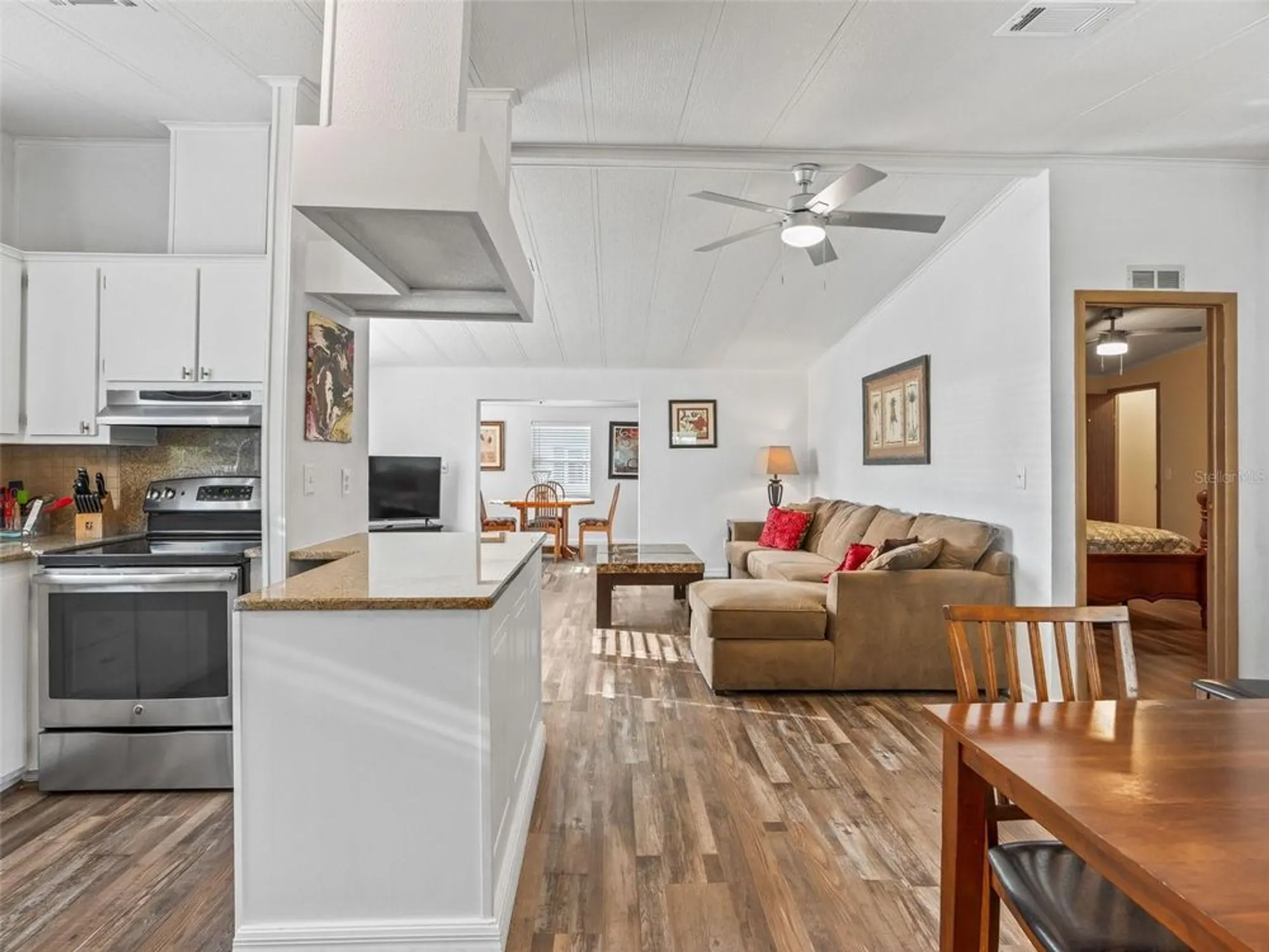 Property Slideshow image 4 of 31 | 1619 w schwartz blvd, The Villages, FL, 32159