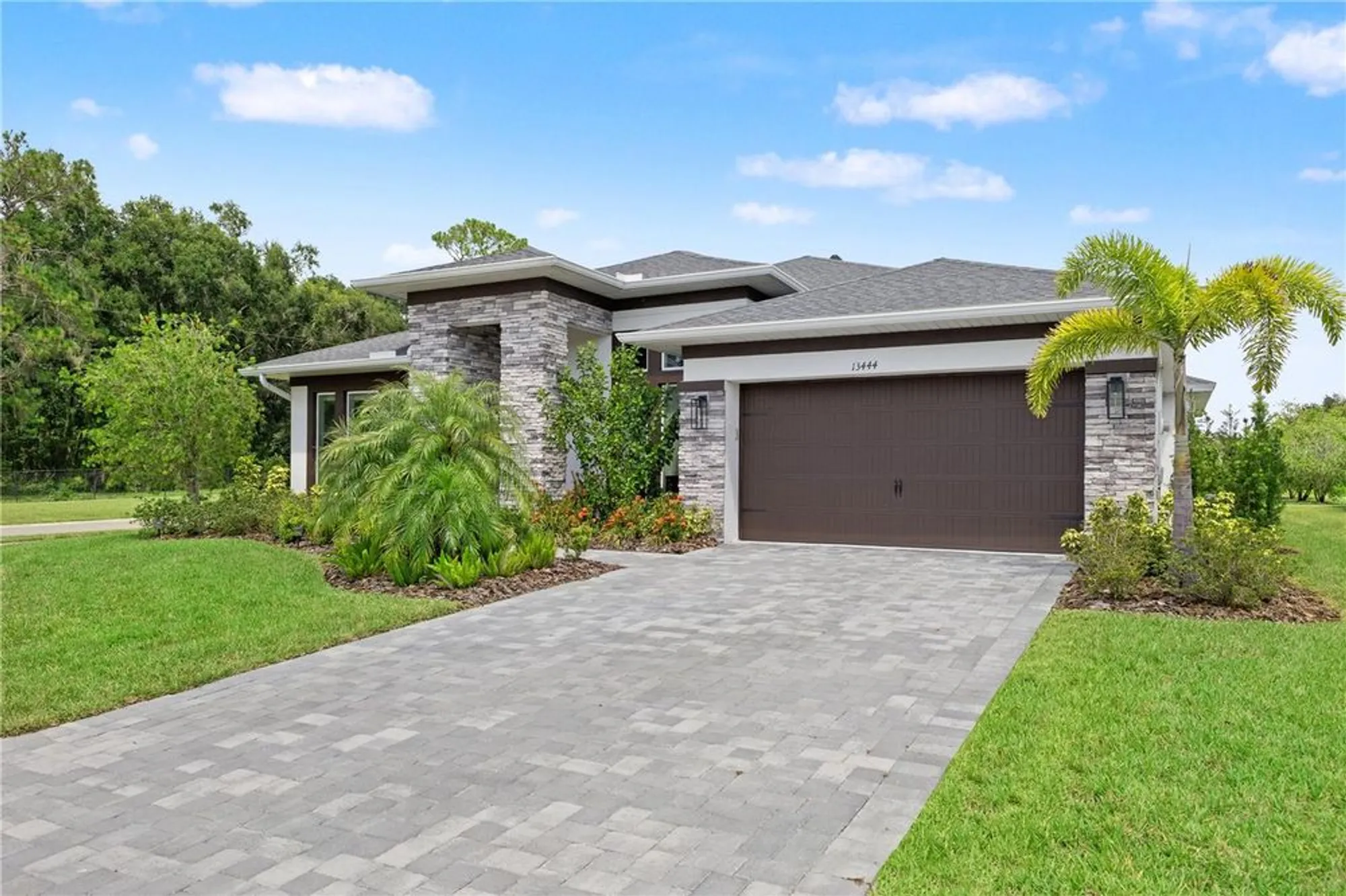 Property Slideshow image 91 of 92 | 13444 trailing moss dr, Dade City, FL, 33525