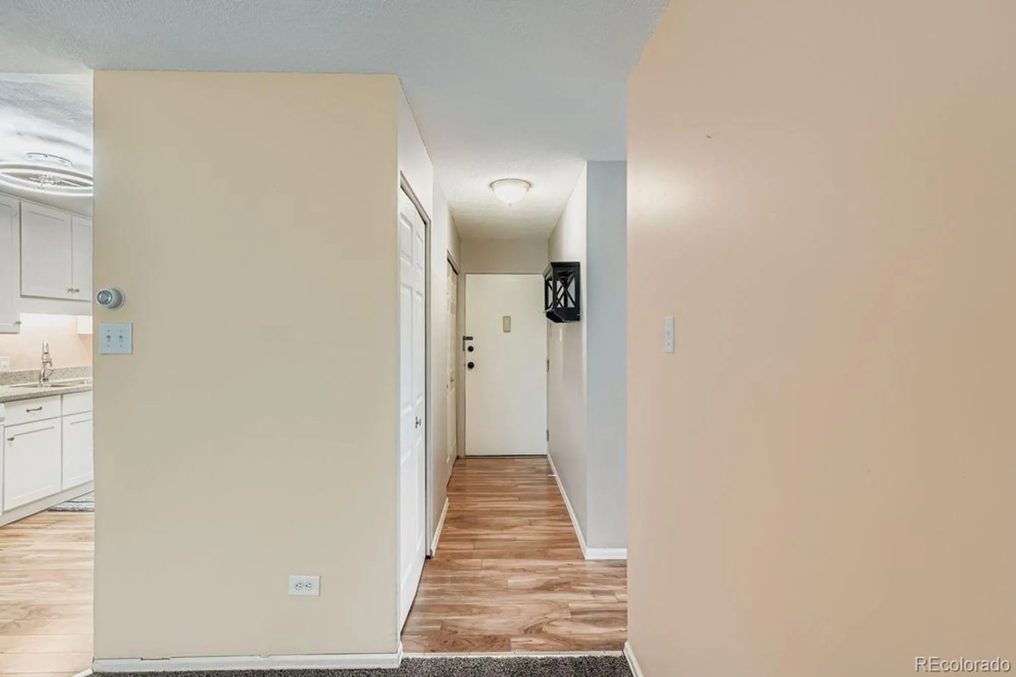 Property Slideshow image 5 of 38 | 645 s alton way 12a, Denver, CO, 80247