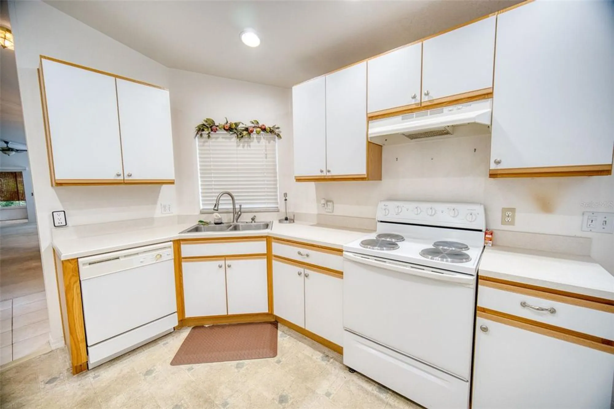 Property Slideshow image 17 of 30 | 777 vineyard way, Poinciana, FL, 34759