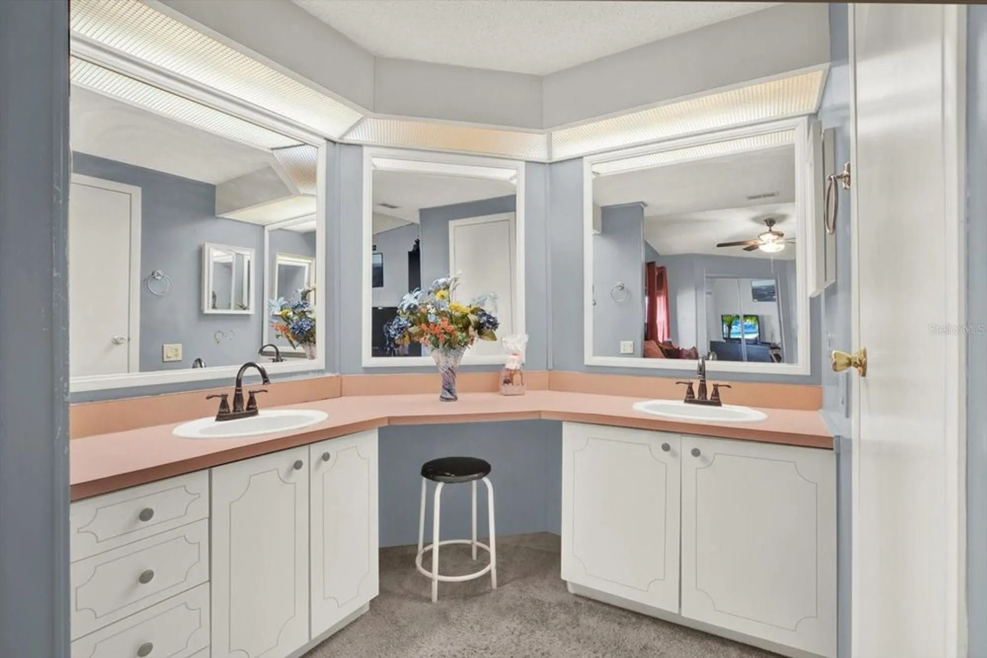 Property Slideshow image 10 of 24 | 4865 goldenview ln, Lakeland, FL, 33811