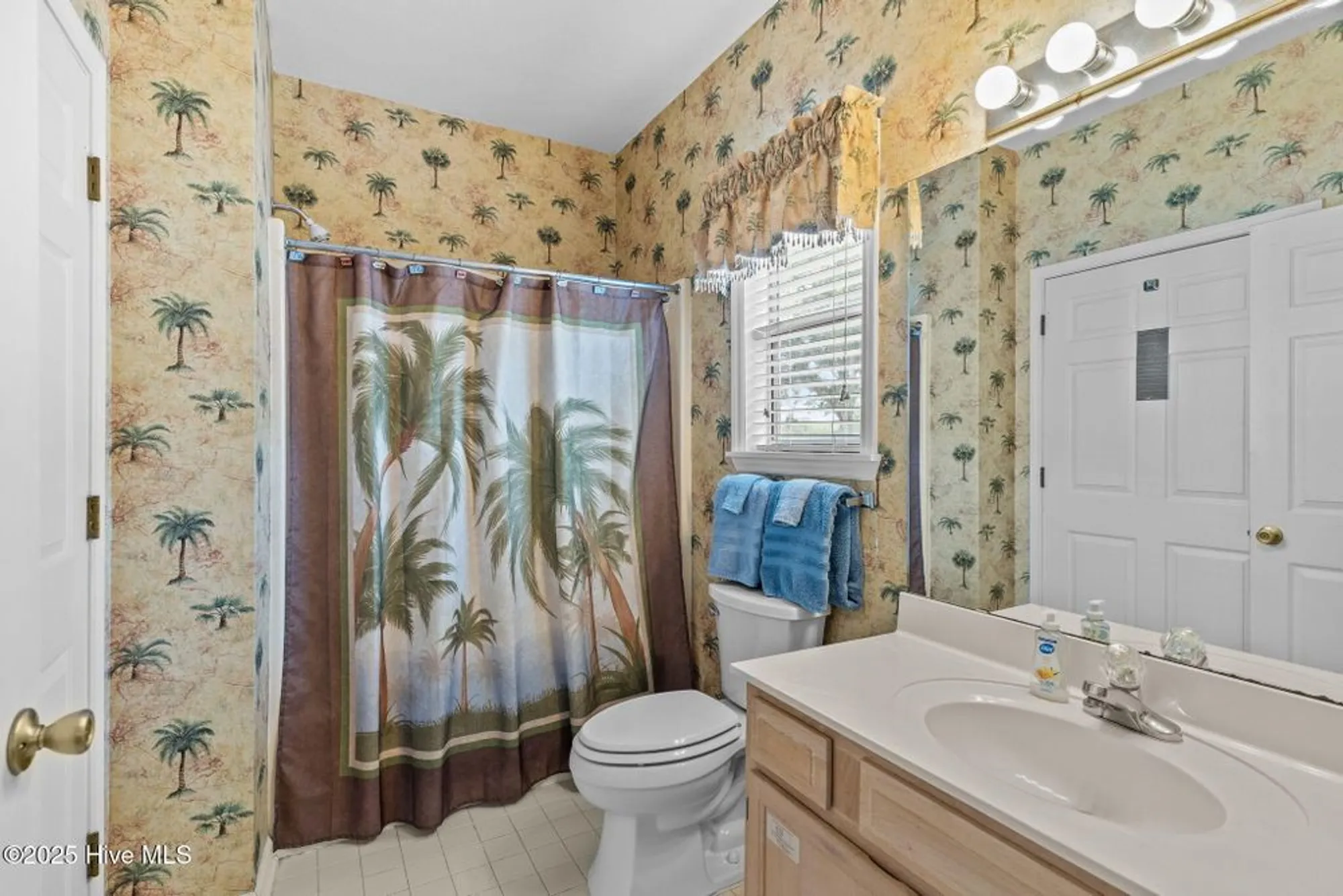 Property Slideshow image 21 of 60 | 213 kings trl 1004, Sunset Beach, NC, 28468
